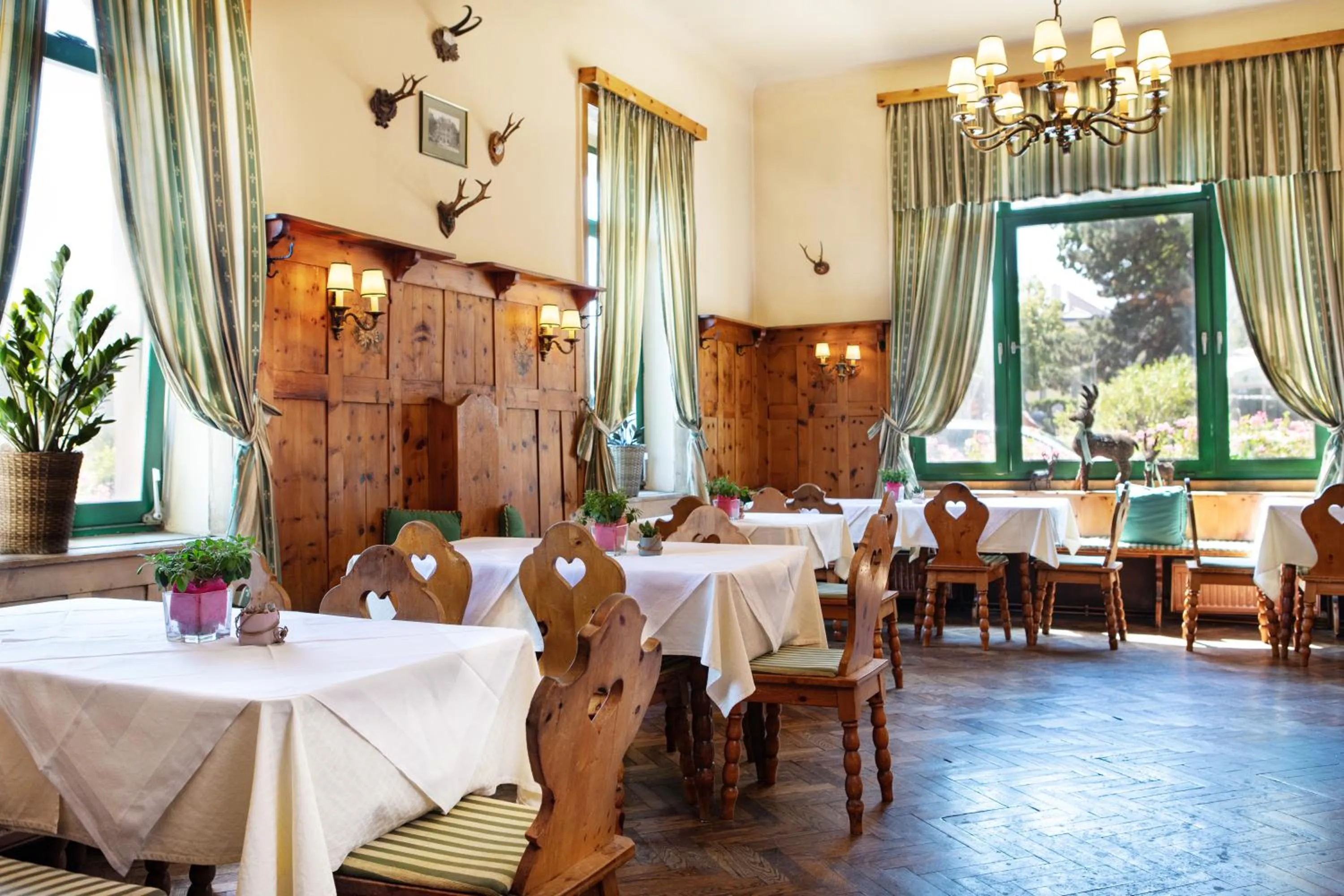 Restaurant/places to eat in Hotel Bergwirt Schönbrunn