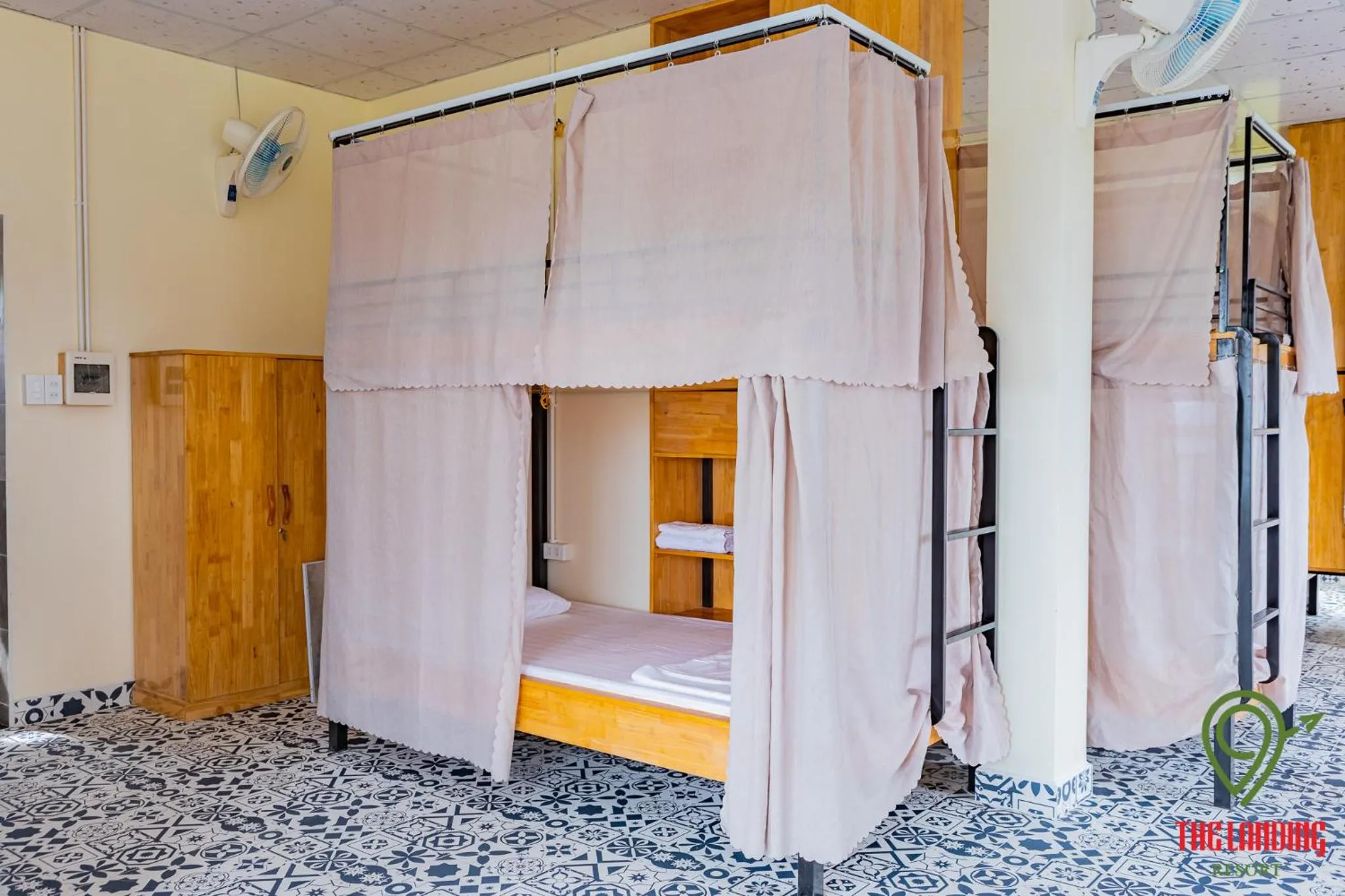 bunk bed, Bed in The Landing Resort