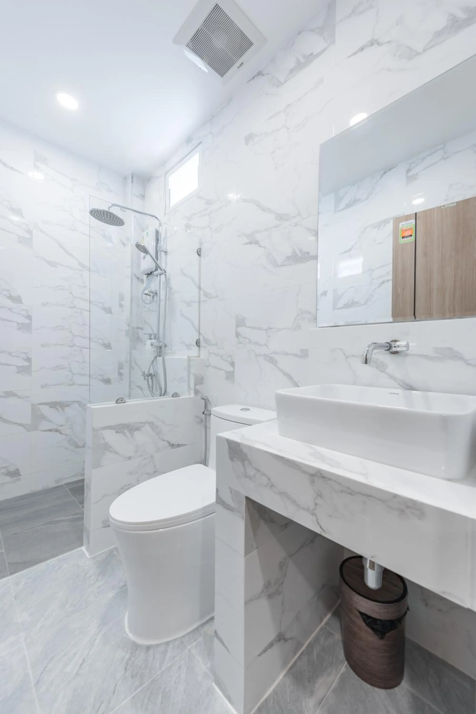 Bathroom in Chiangkhan River Walk Hotel