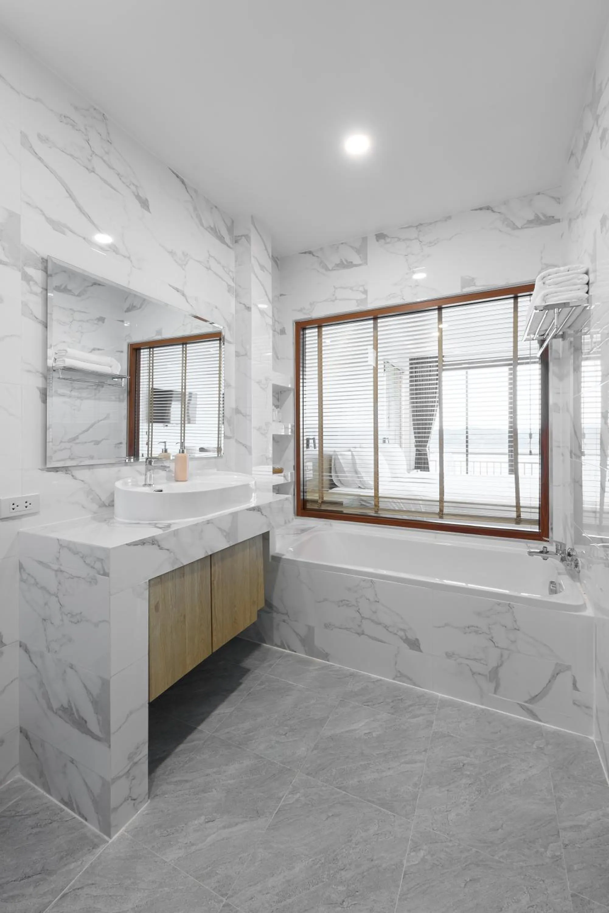 Bathroom in Chiangkhan River Walk Hotel