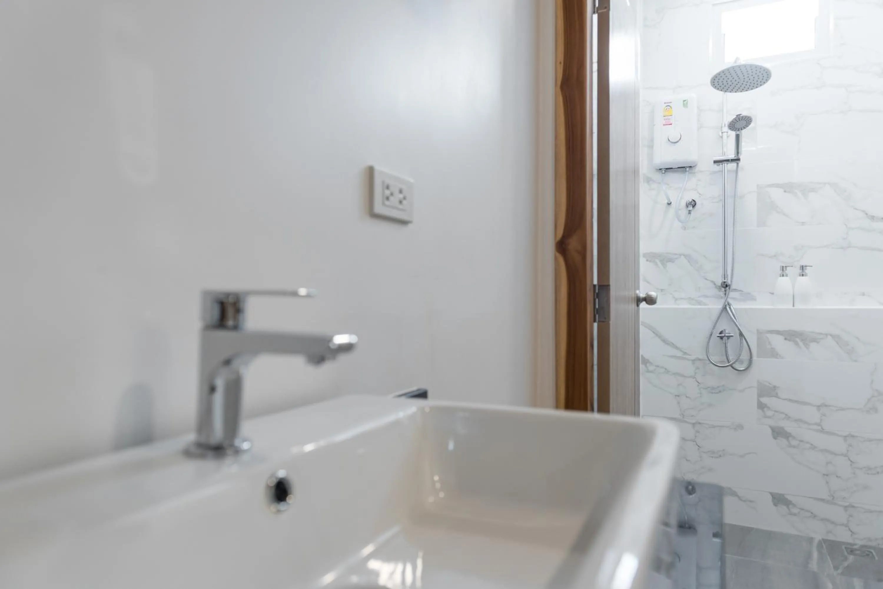 Bathroom in Chiangkhan River Walk Hotel