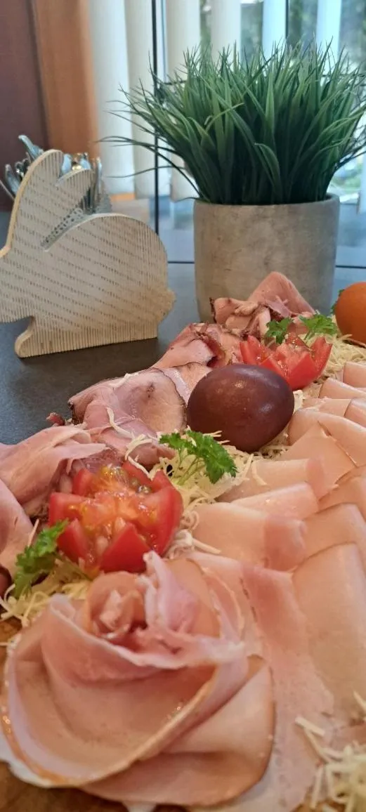 Buffet breakfast in Hotel Stoiser Graz -Parkplatz inbegriffen!