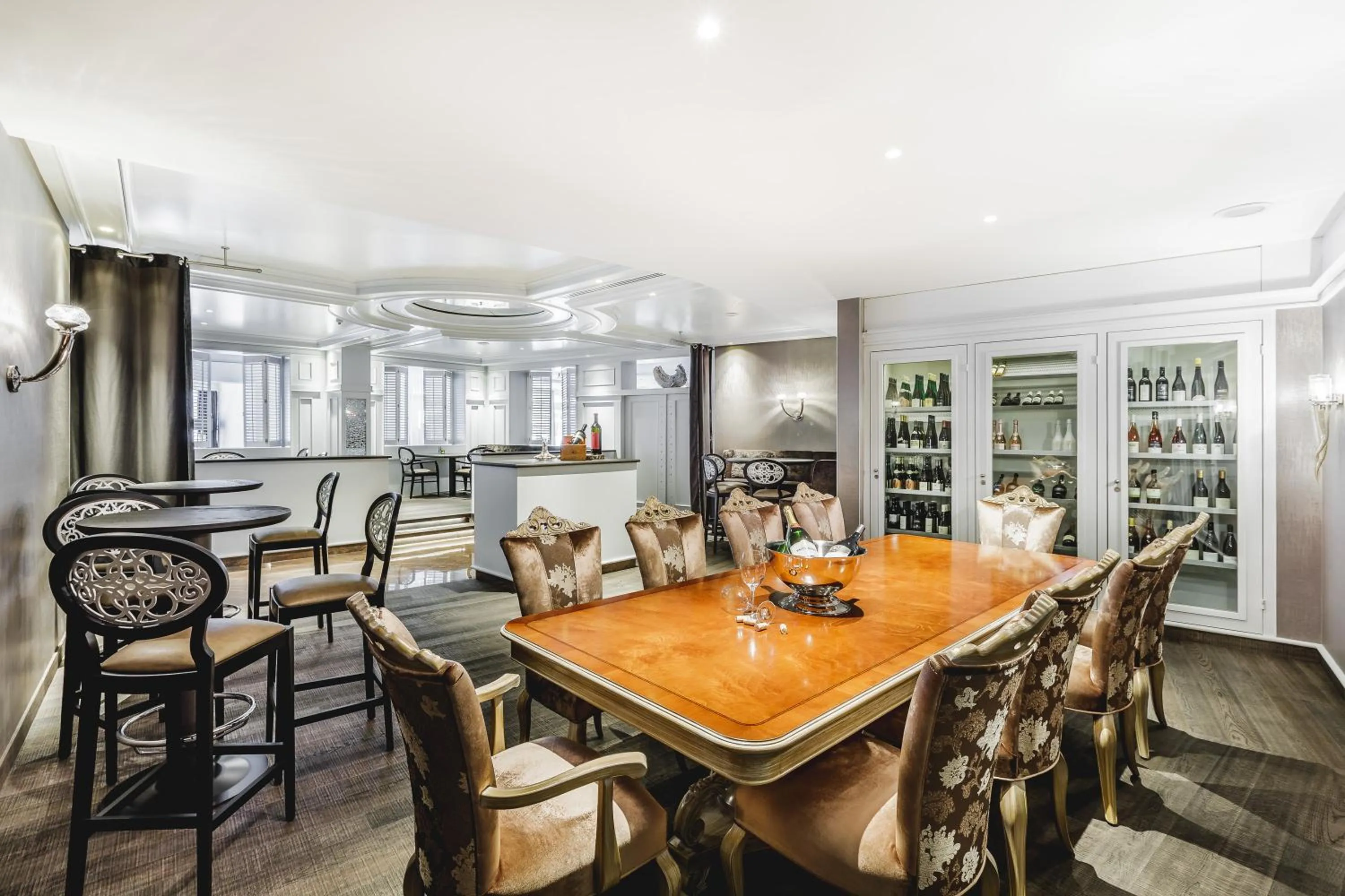 Lounge or bar in Krumers Alpin – Your Mountain Oasis