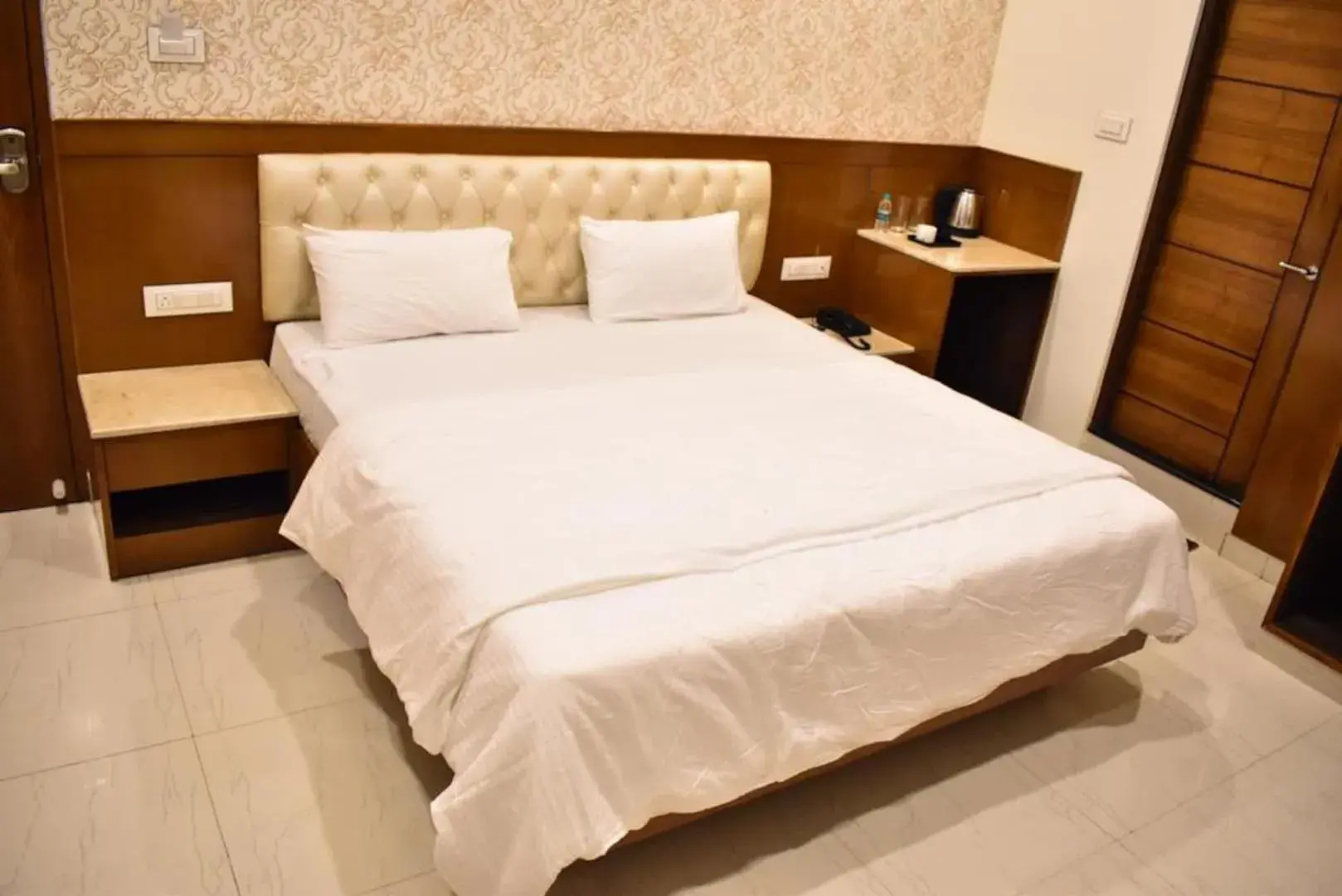 Deluxe Double or Twin Room in THE GRAND CORAL Deluxe Double or Twin Room in THE GRAND CORAL