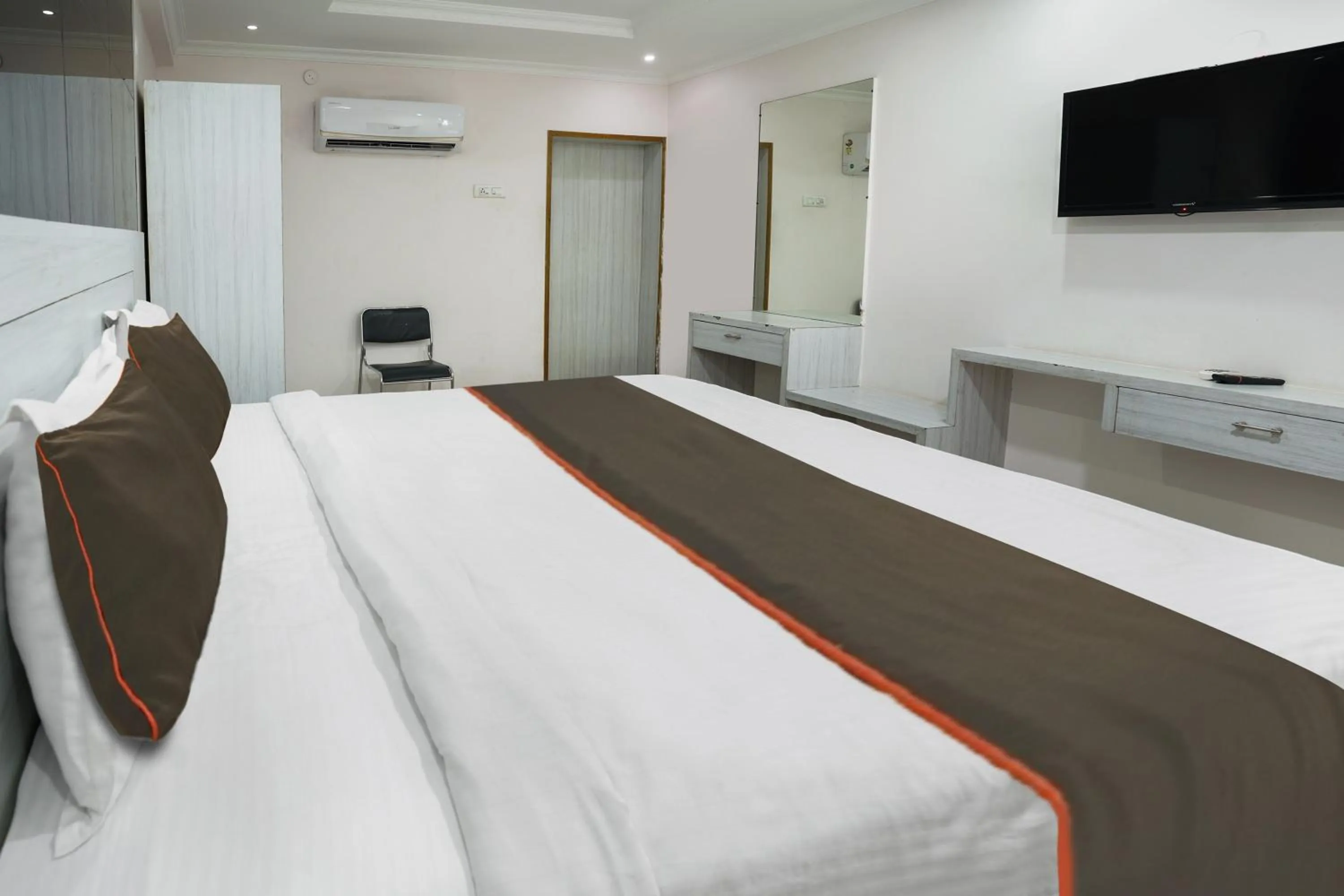 Bedroom, TV/Entertainment Center in Collection O Avm Castle