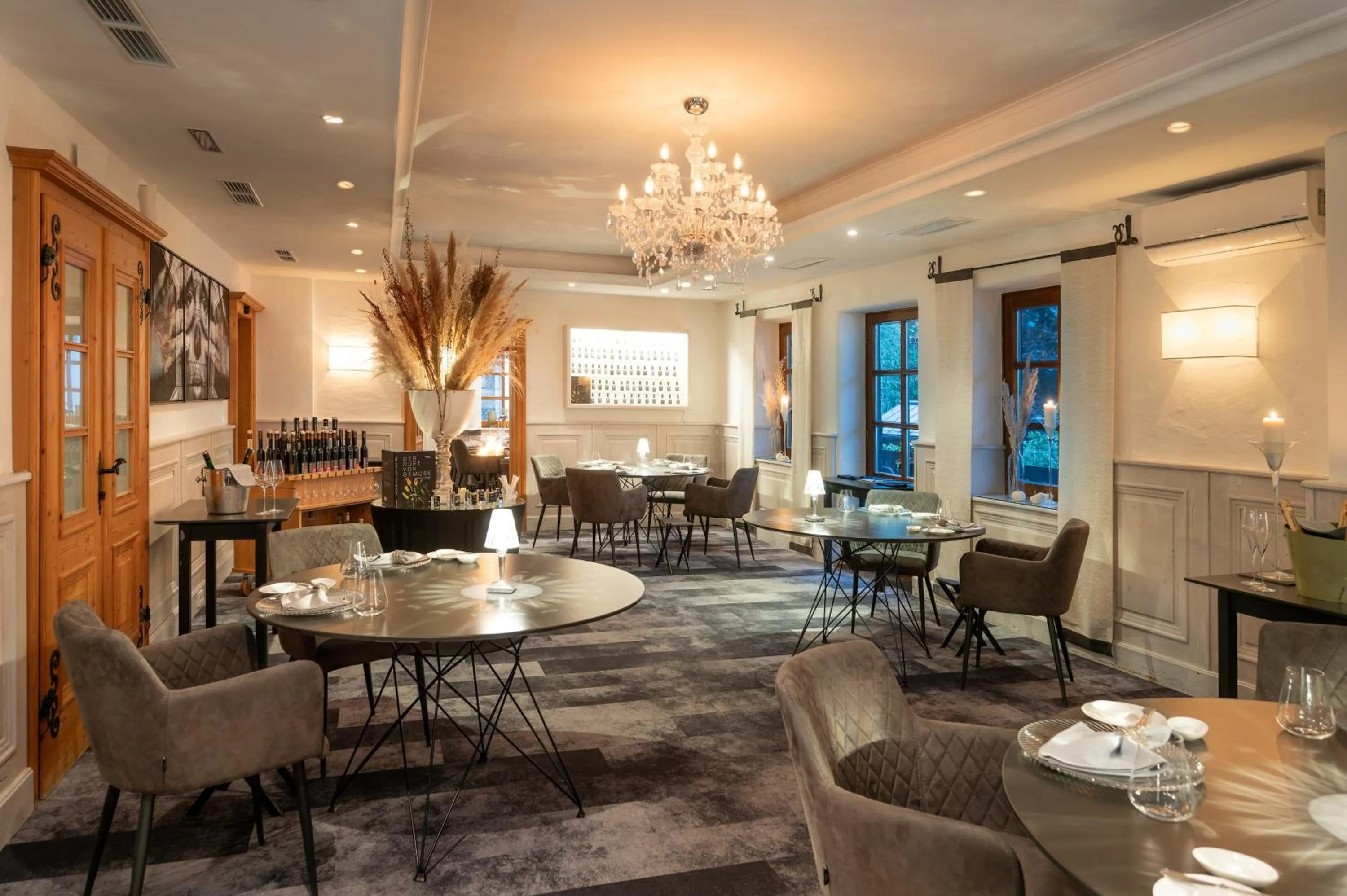 Restaurant/places to eat in Schloss Prielau Hotel & Restaurants