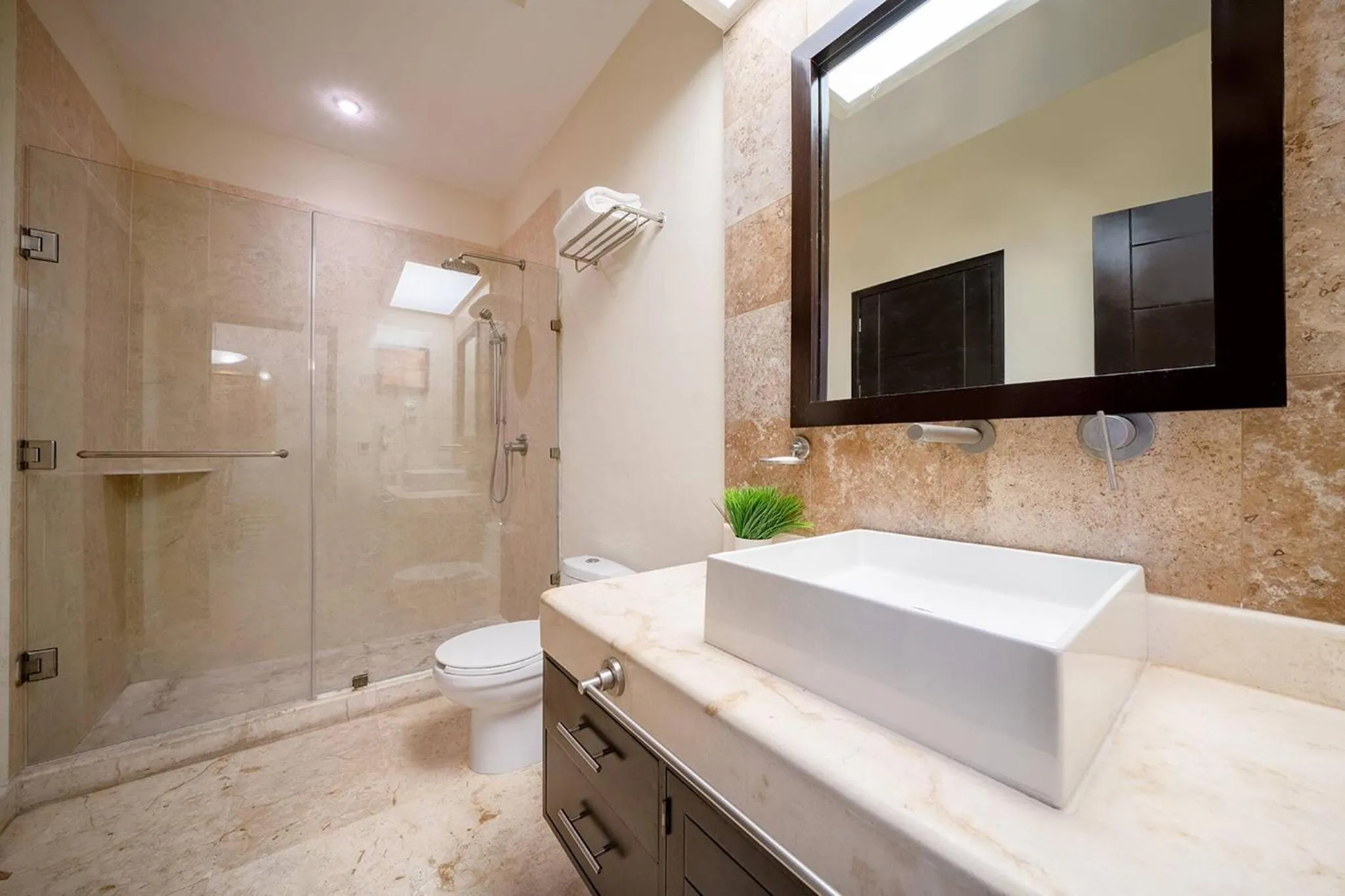 Bathroom in Condo Surf 405 - Luxury Oceanview Beachfront 3 BR with Gym - At El Faro Condos