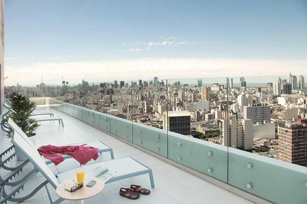 One-Bedroom Apartment in Quartier San Telmo Luxury Pool Gym & Spa, piscina climatizada