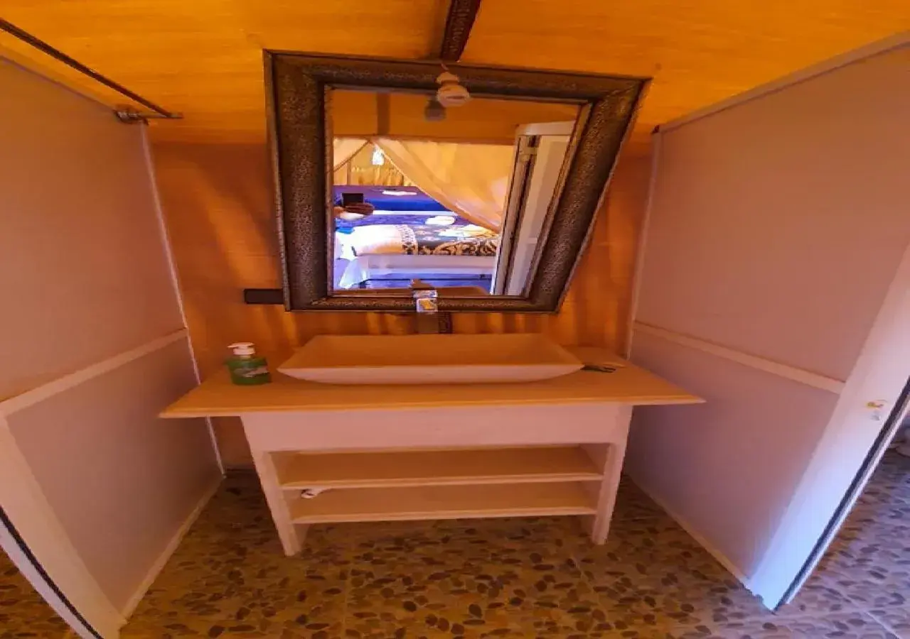 Deluxe Family Room in Desert Romantic Camp Deluxe Family Room in Desert Romantic Camp