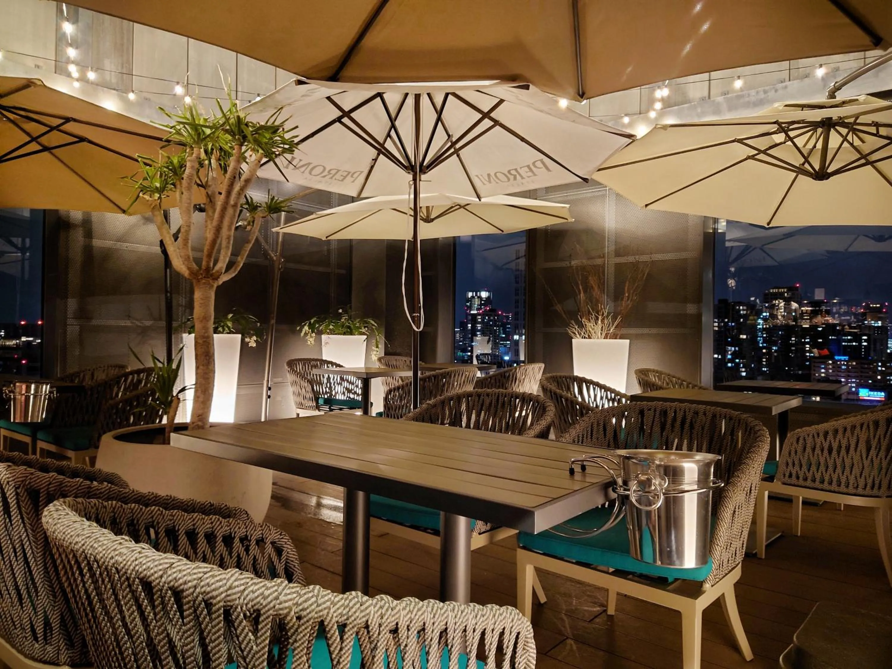 Lounge or bar in Granbell Hotel Osaka