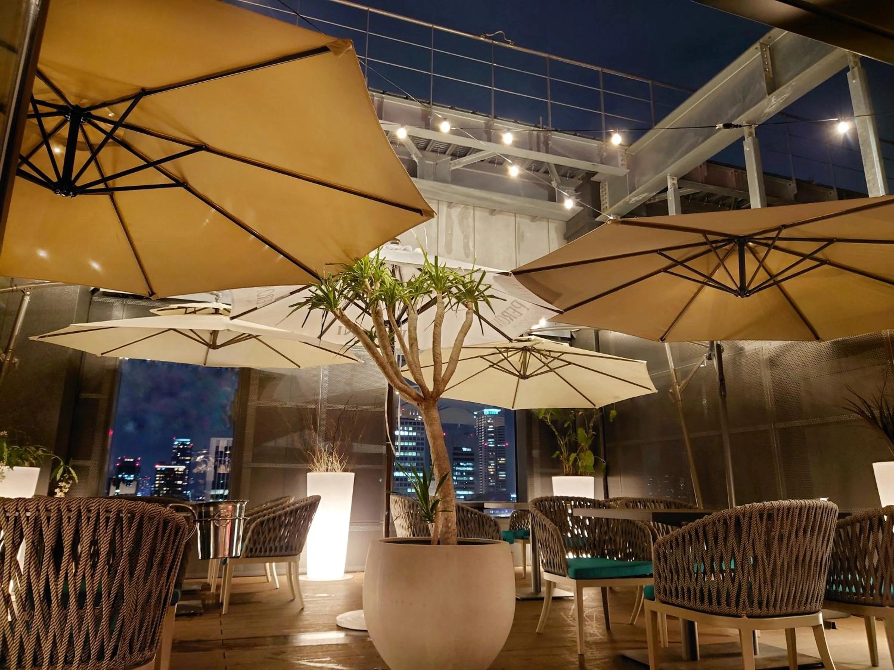 Lounge or bar in Granbell Hotel Osaka