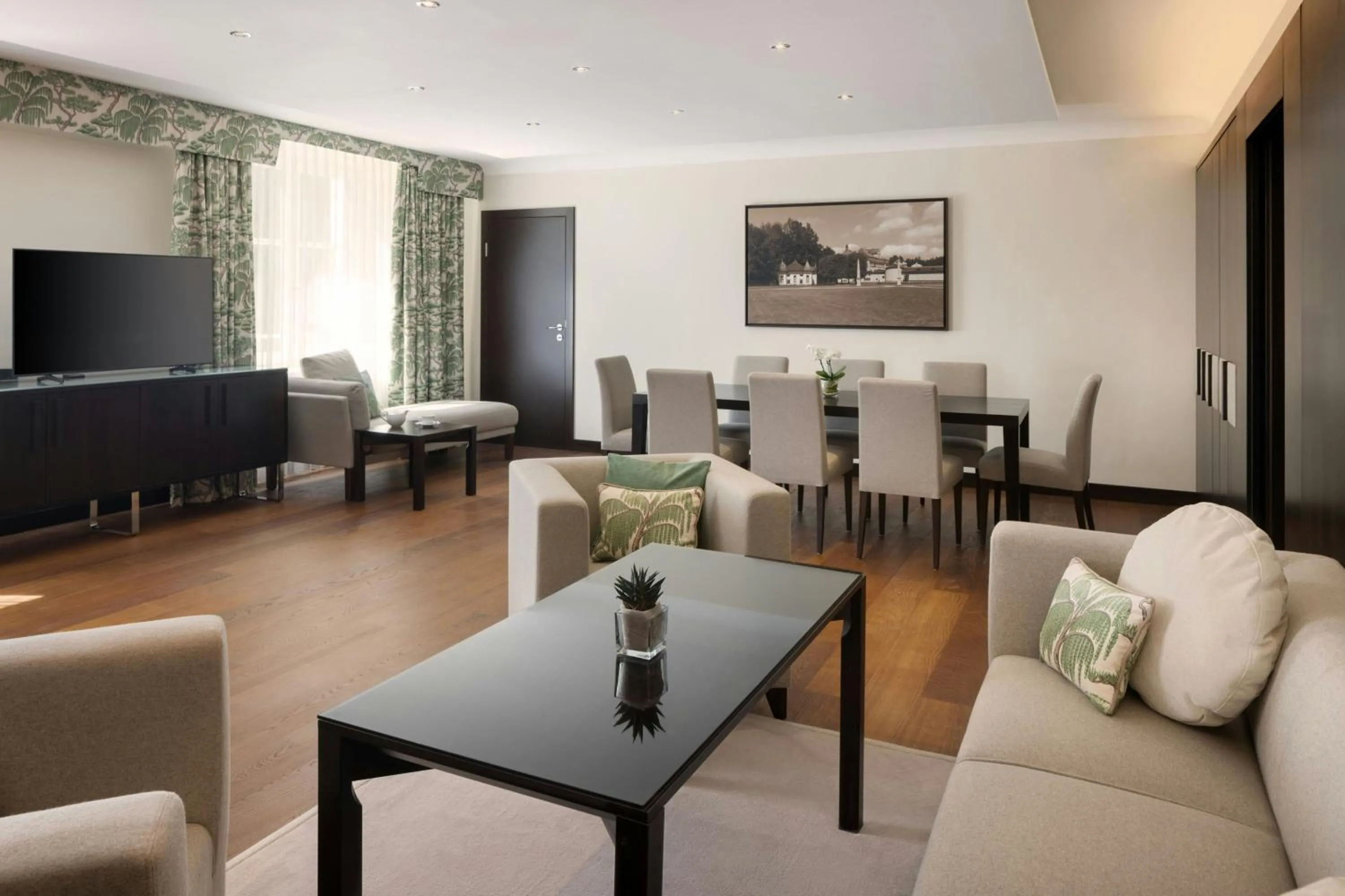 Photo of the whole room in Sheraton Grand Salzburg