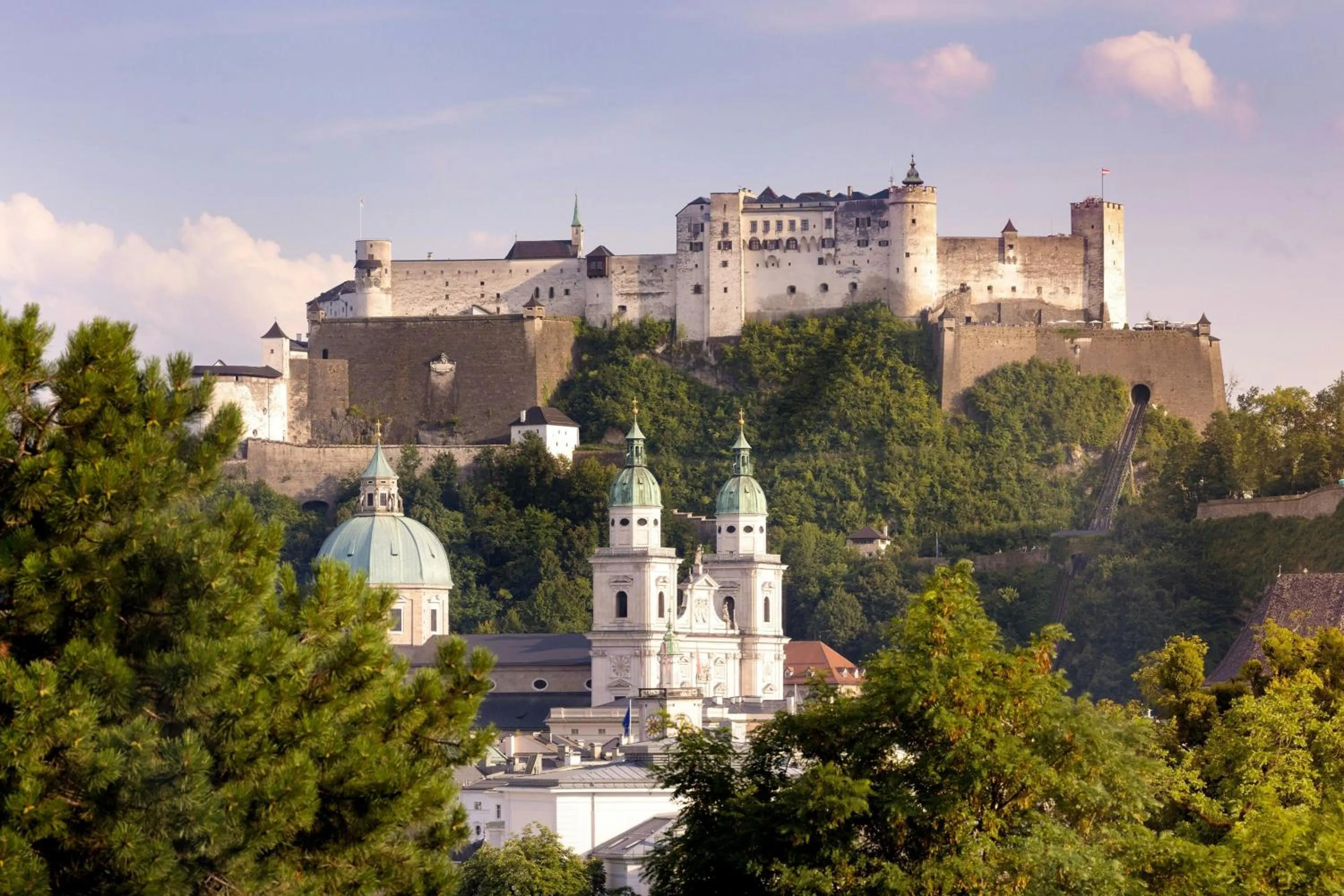 Photo of the whole room in Sheraton Grand Salzburg