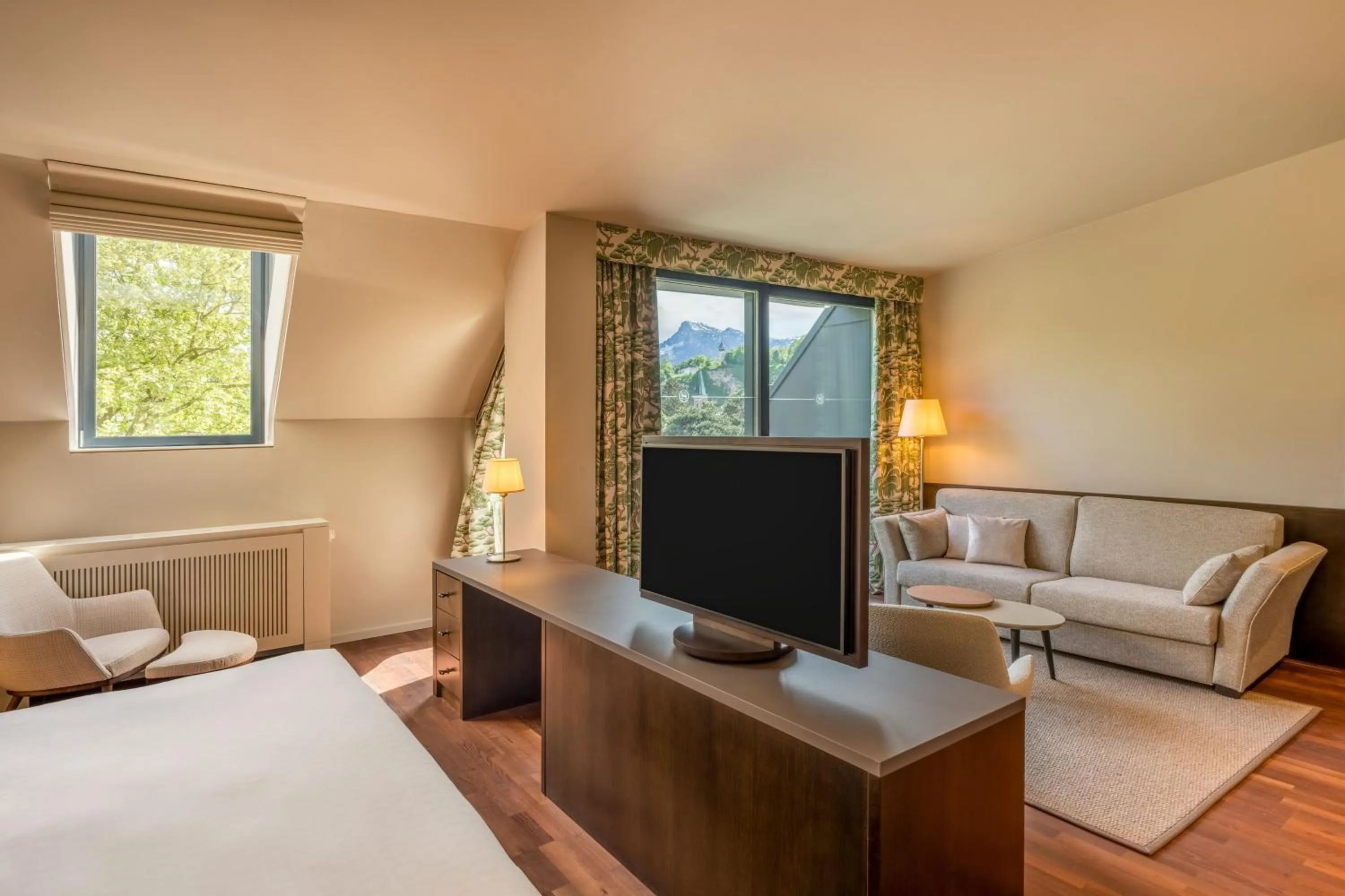 Photo of the whole room, Bed in Sheraton Grand Salzburg