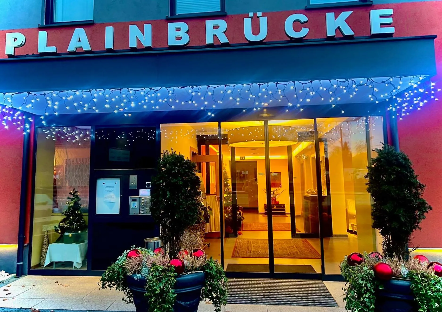 Property building in Hotel Plainbrücke | self check-in