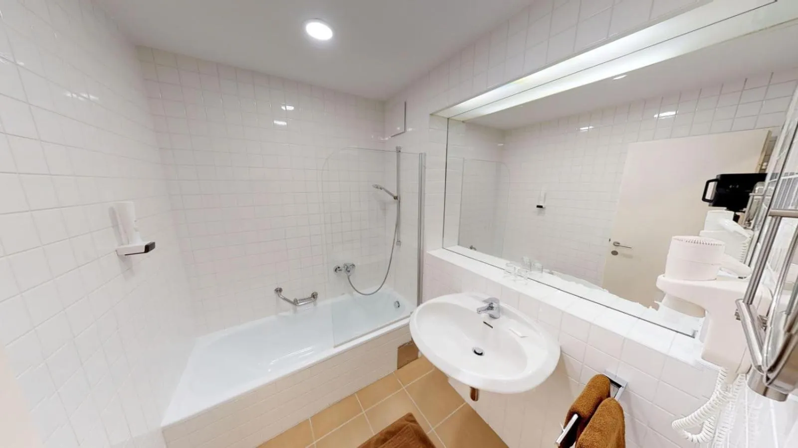 Bathroom in Hotel Schlair