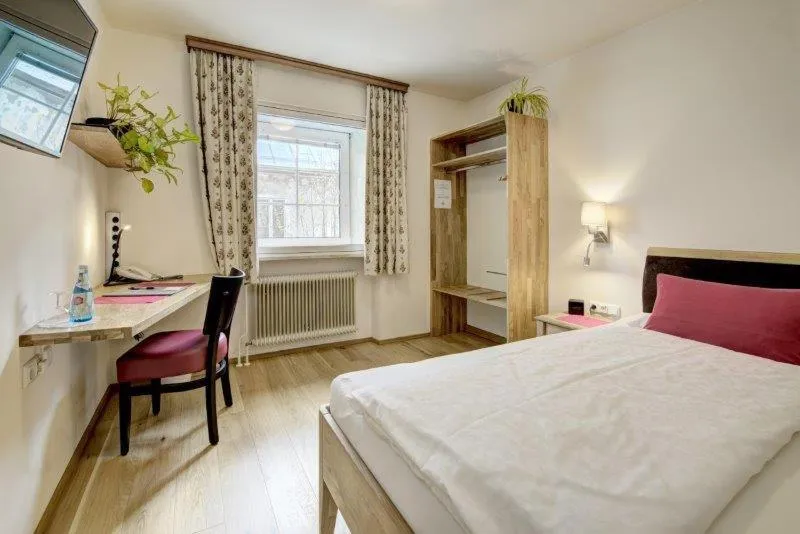 Bed in Hotel Schlair