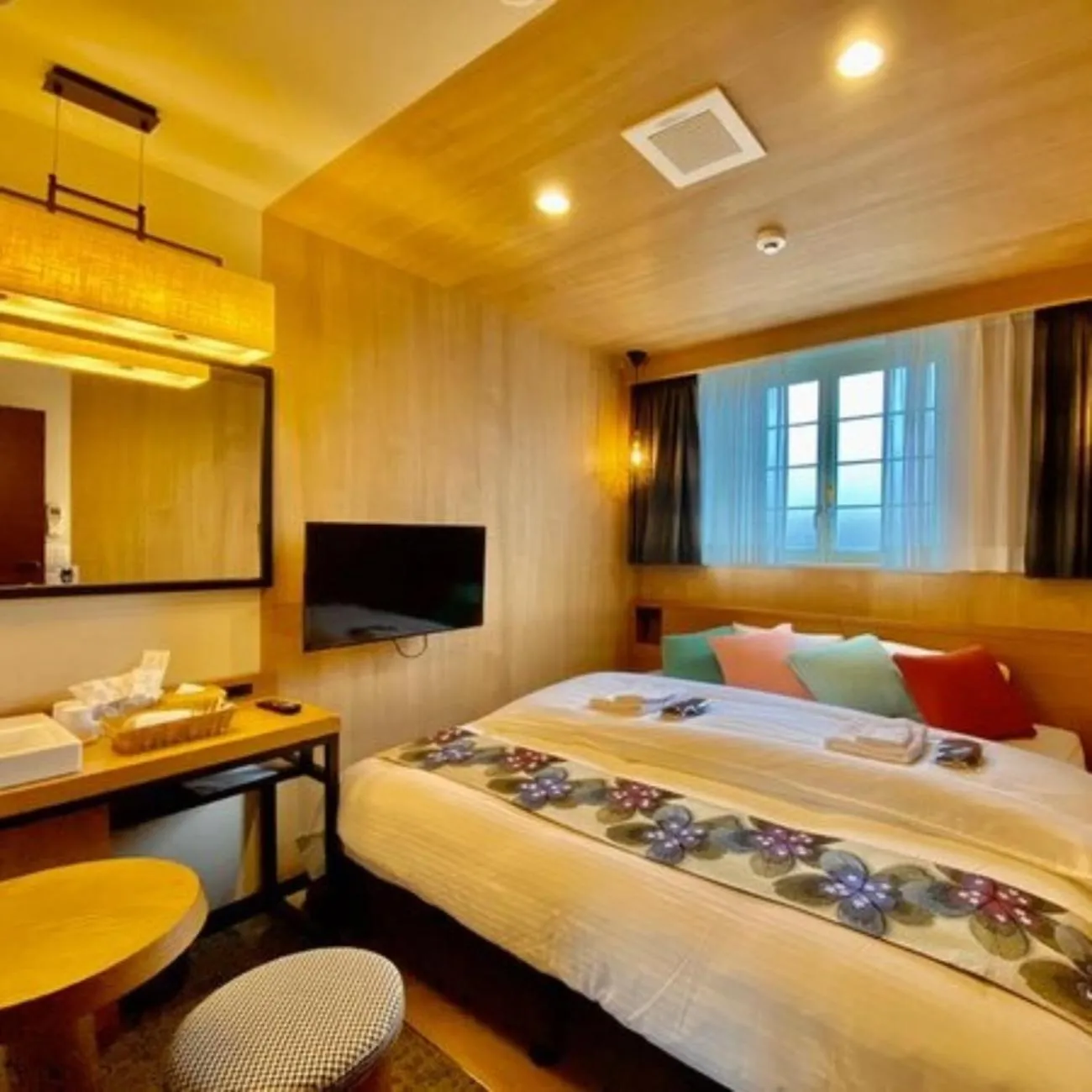 Photo of the whole room, Bed in Hatago COEDOYA