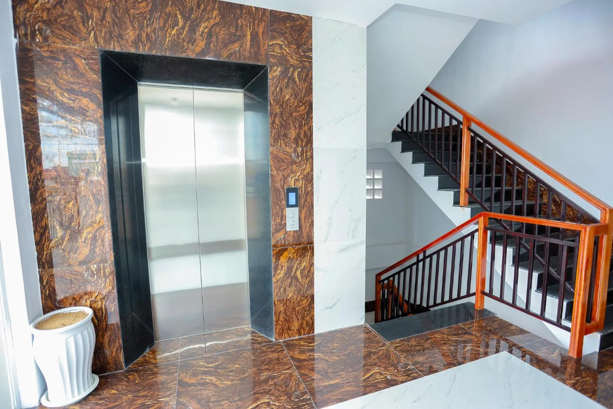 Facade/entrance in Pheng Chenda Hotel