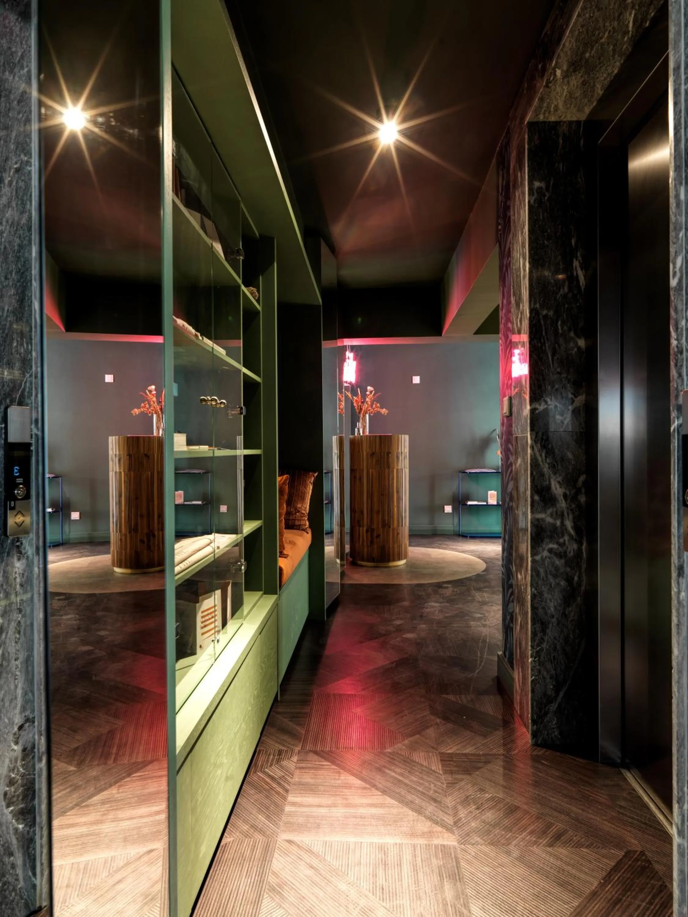 Lobby or reception in LIV URBAN Suites