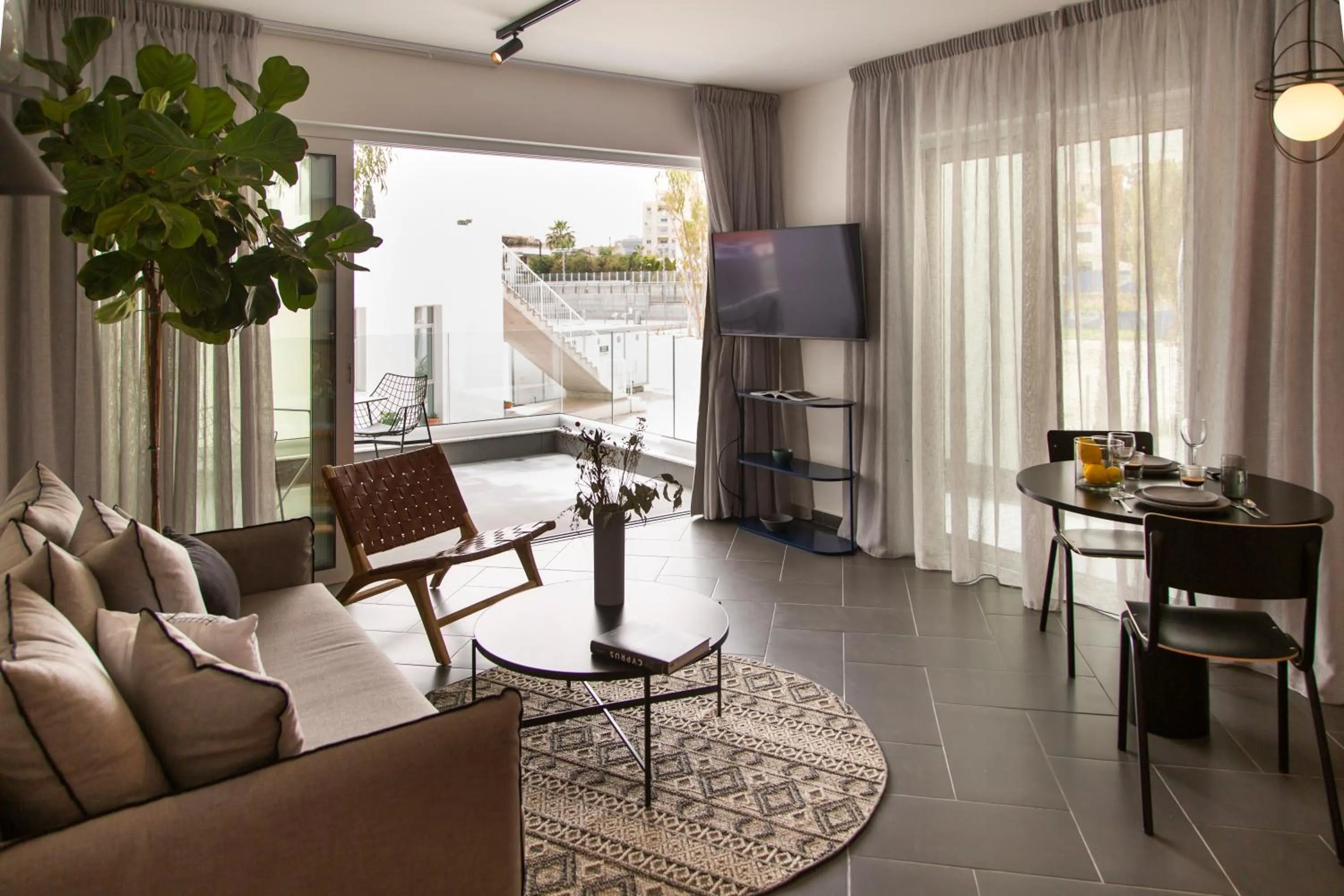 TV and multimedia in LIV URBAN Suites