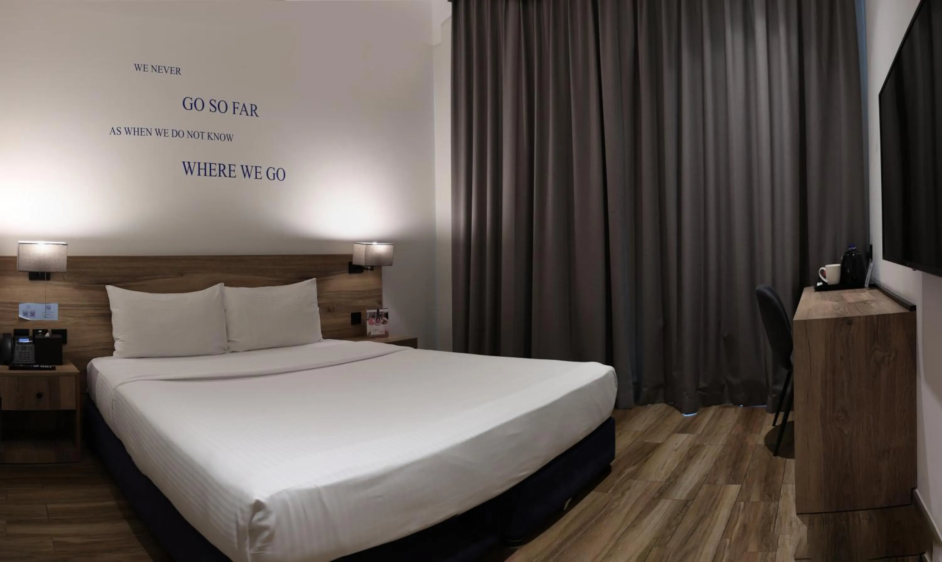 Bedroom, Bed in Kingsgate Al Jaddaf Hotel by Millennium