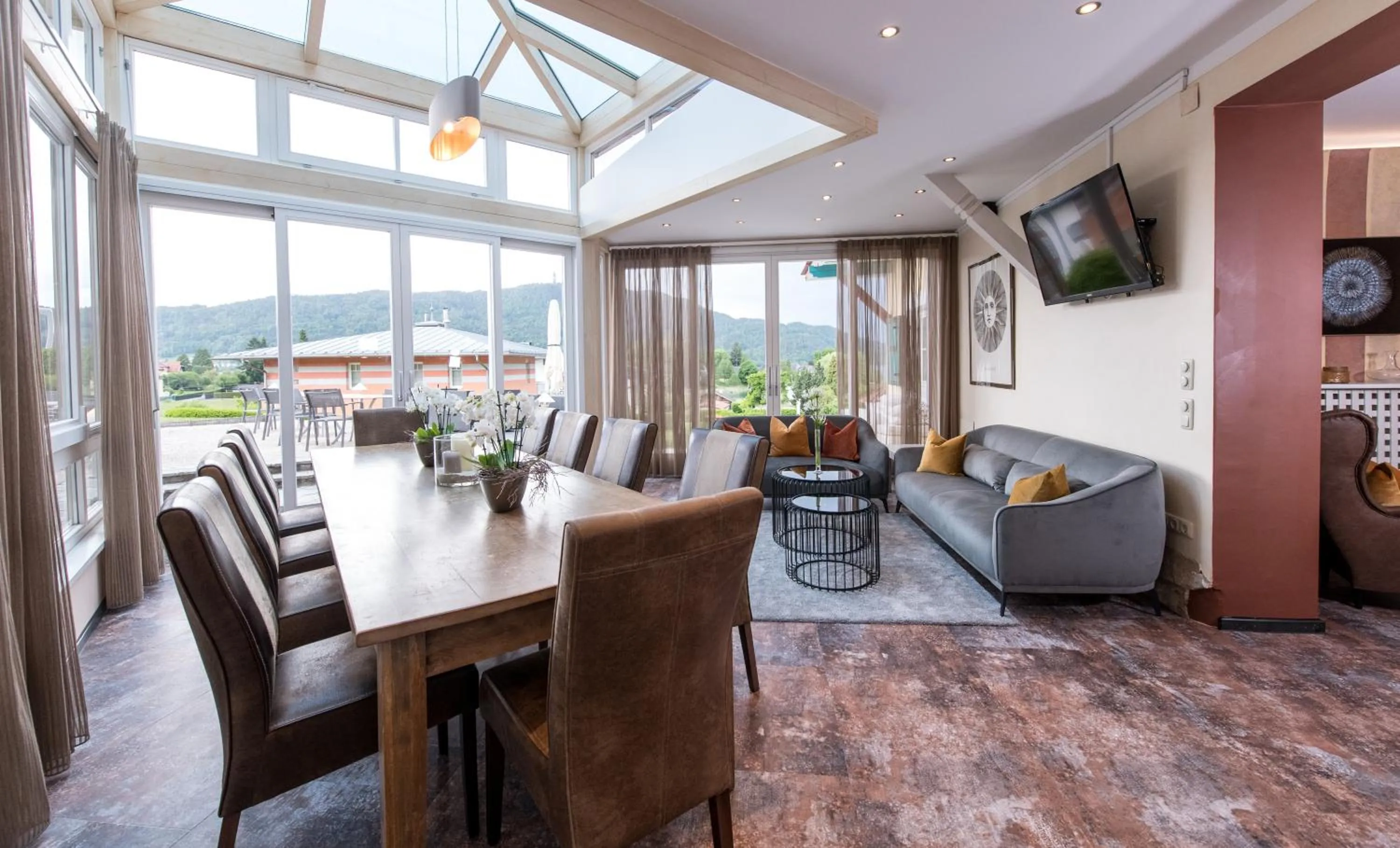 Lounge or bar in Lust und Laune Hotel am Wörthersee