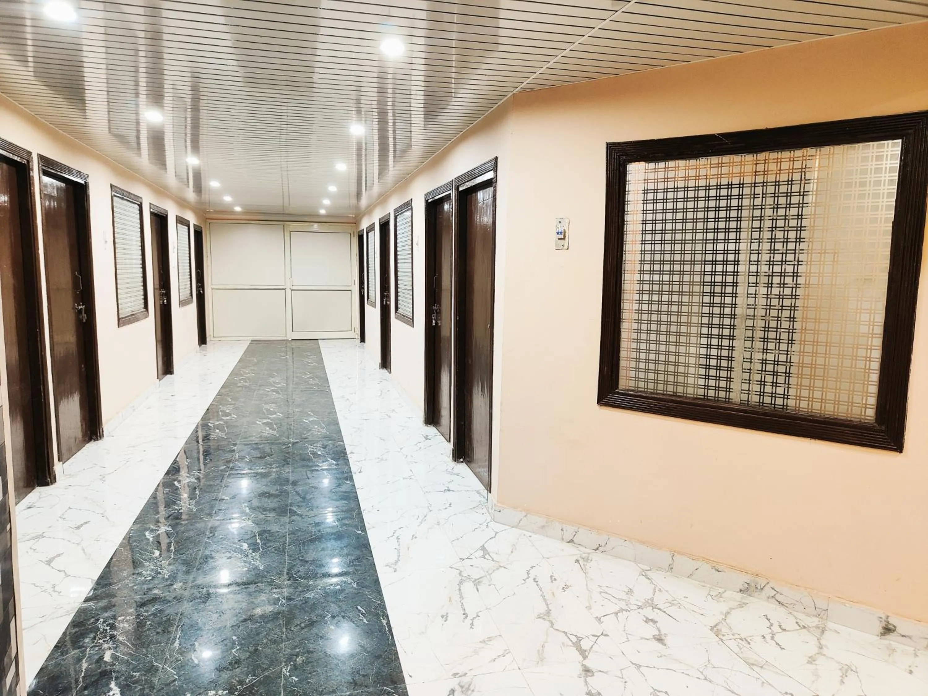 Facade/entrance in Hotel kingsman