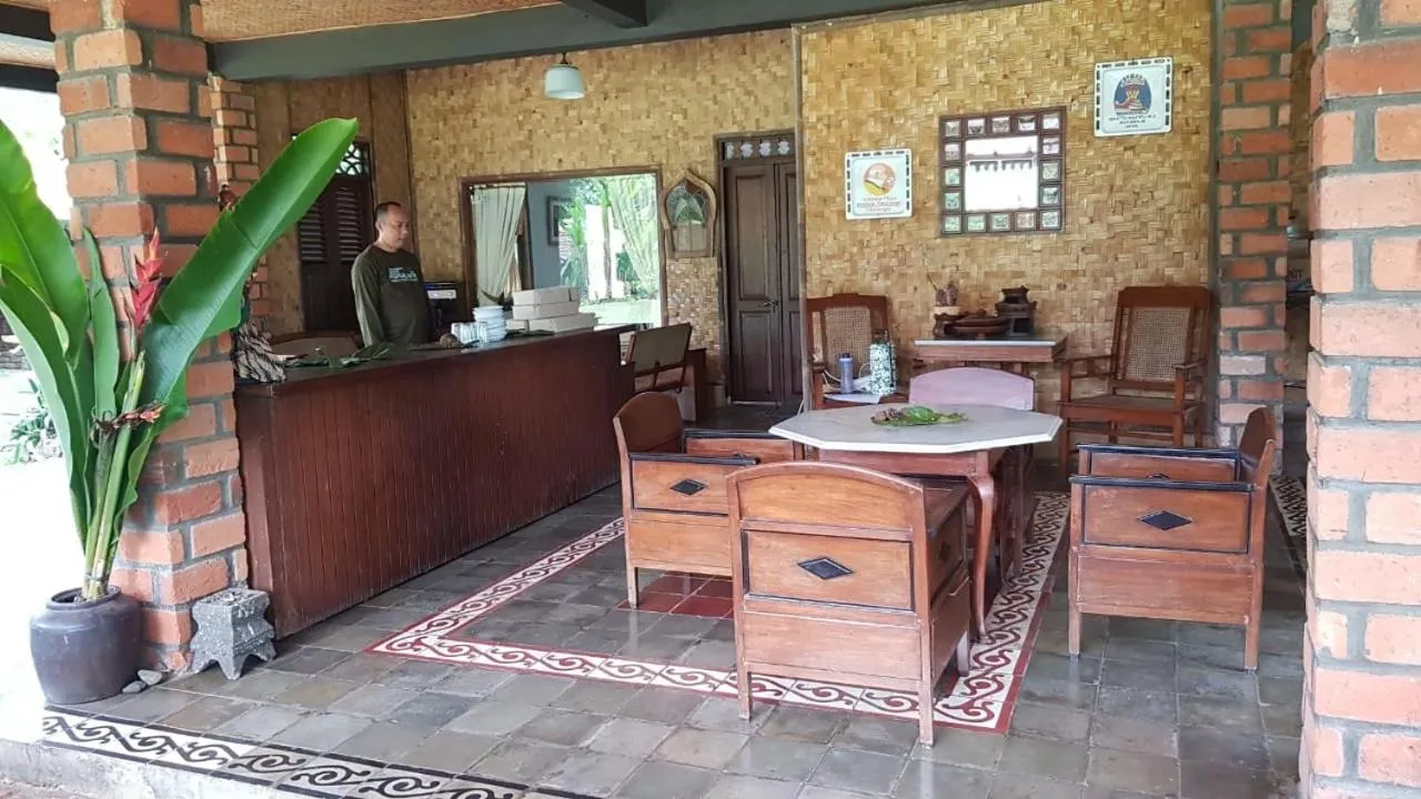 Dining area in Katumbiri Resort
