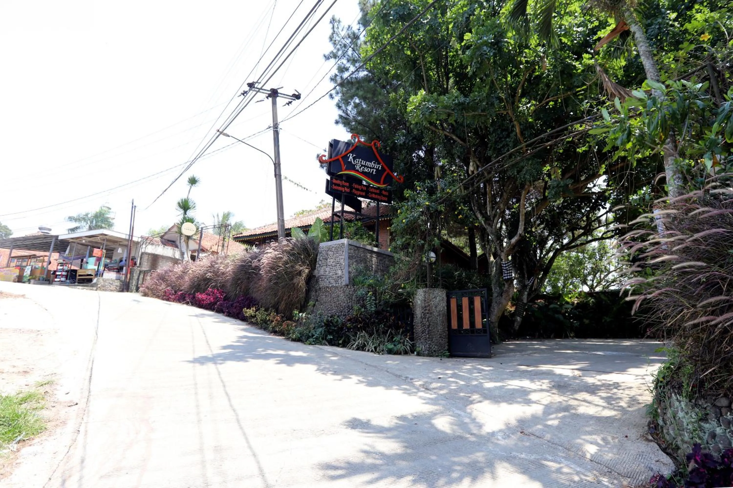 Neighbourhood in Katumbiri Resort