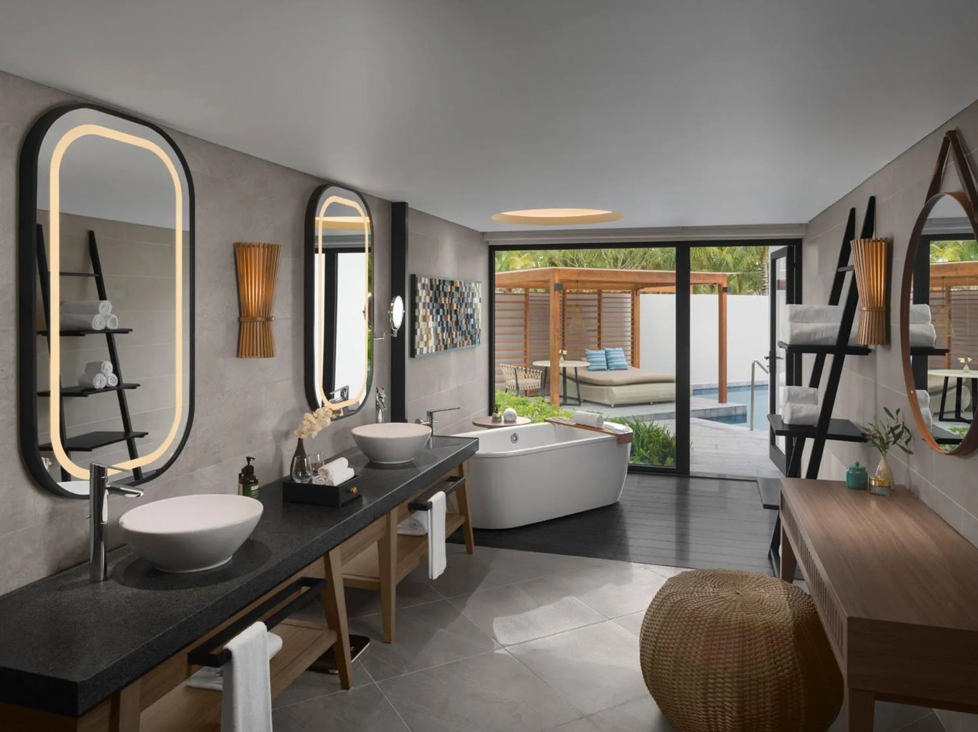 Bathroom, Bed in Crowne Plaza Phu Quoc Starbay by IHG