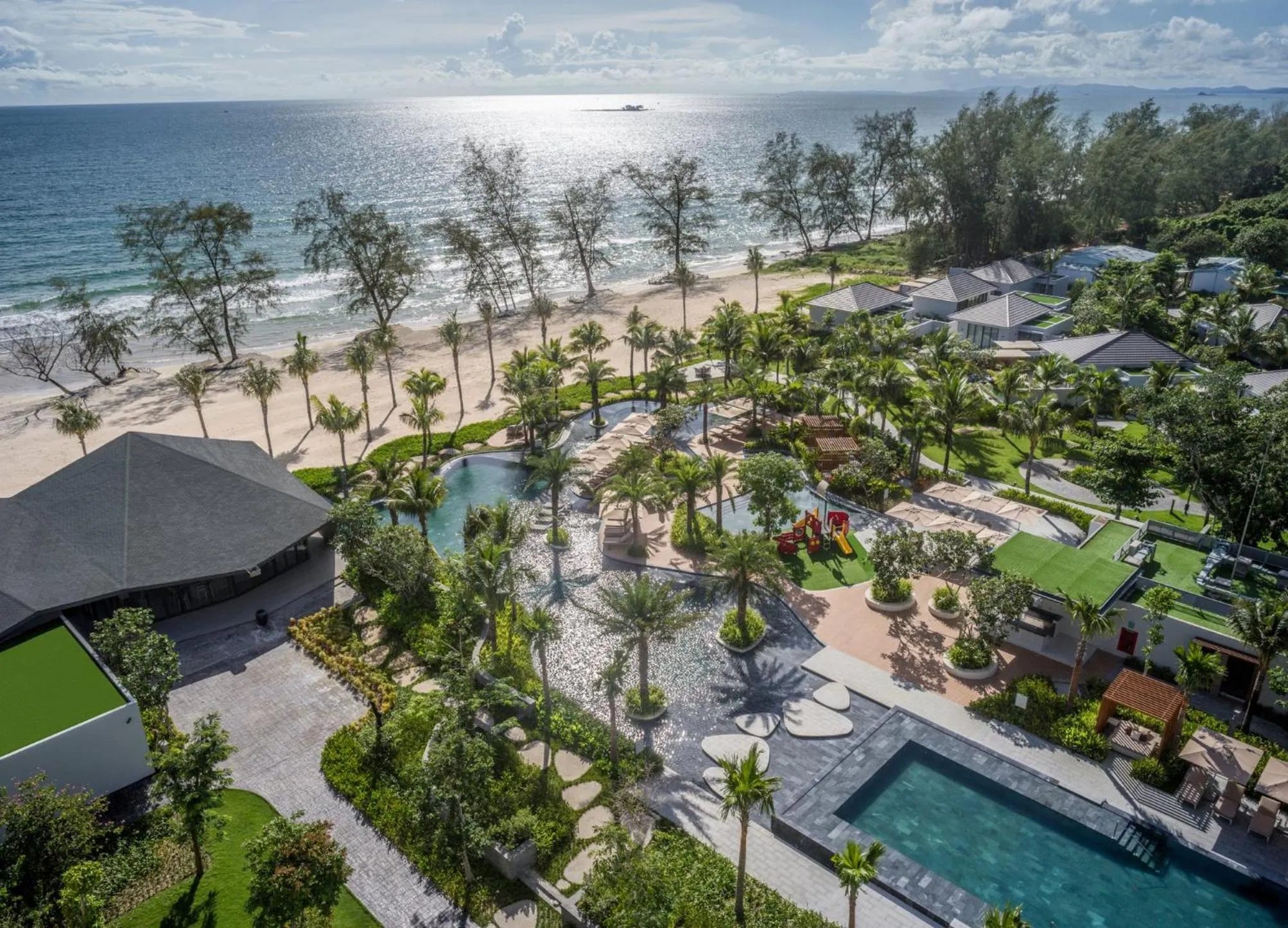 Property building in Crowne Plaza Phu Quoc Starbay by IHG