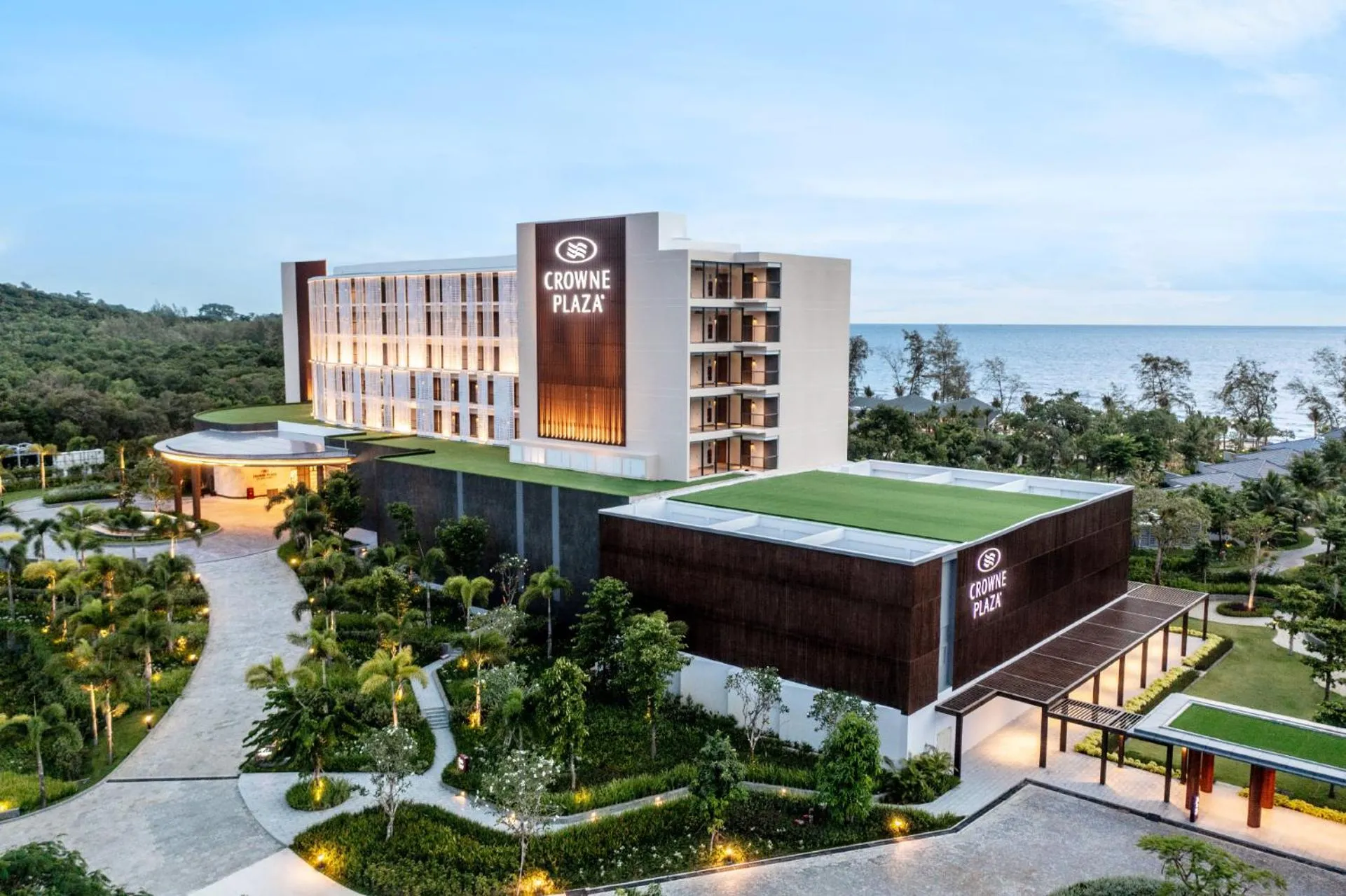 Facade/entrance in Crowne Plaza Phu Quoc Starbay by IHG