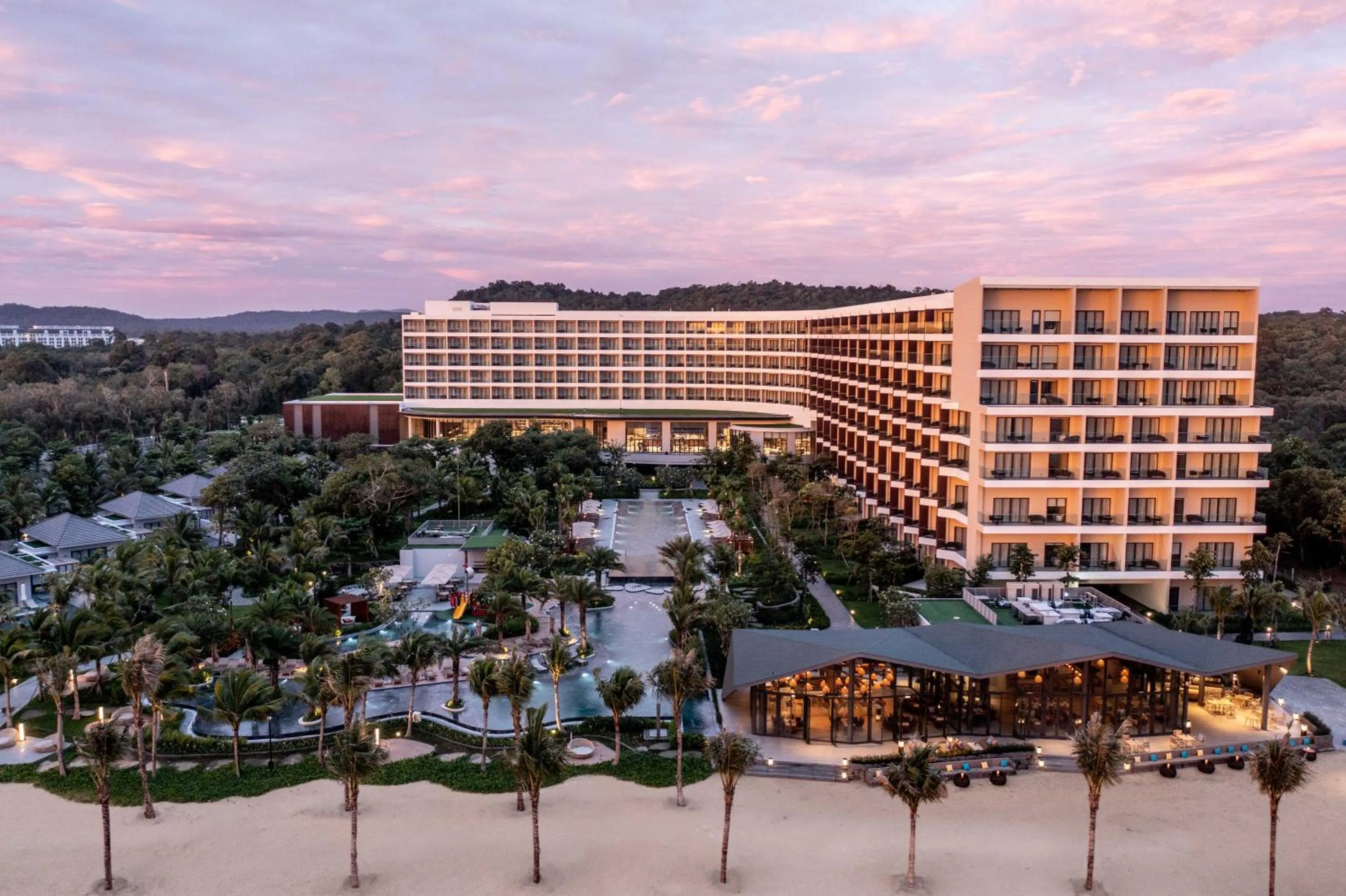 Property building in Crowne Plaza Phu Quoc Starbay by IHG