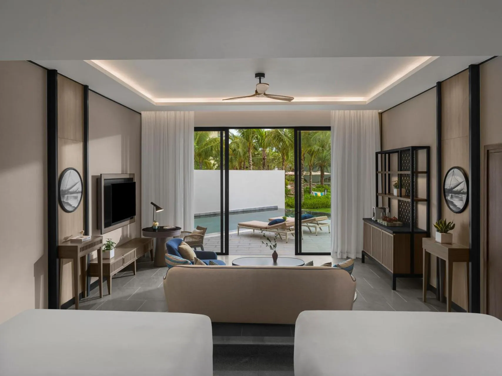 Living room, Bed in Crowne Plaza Phu Quoc Starbay by IHG