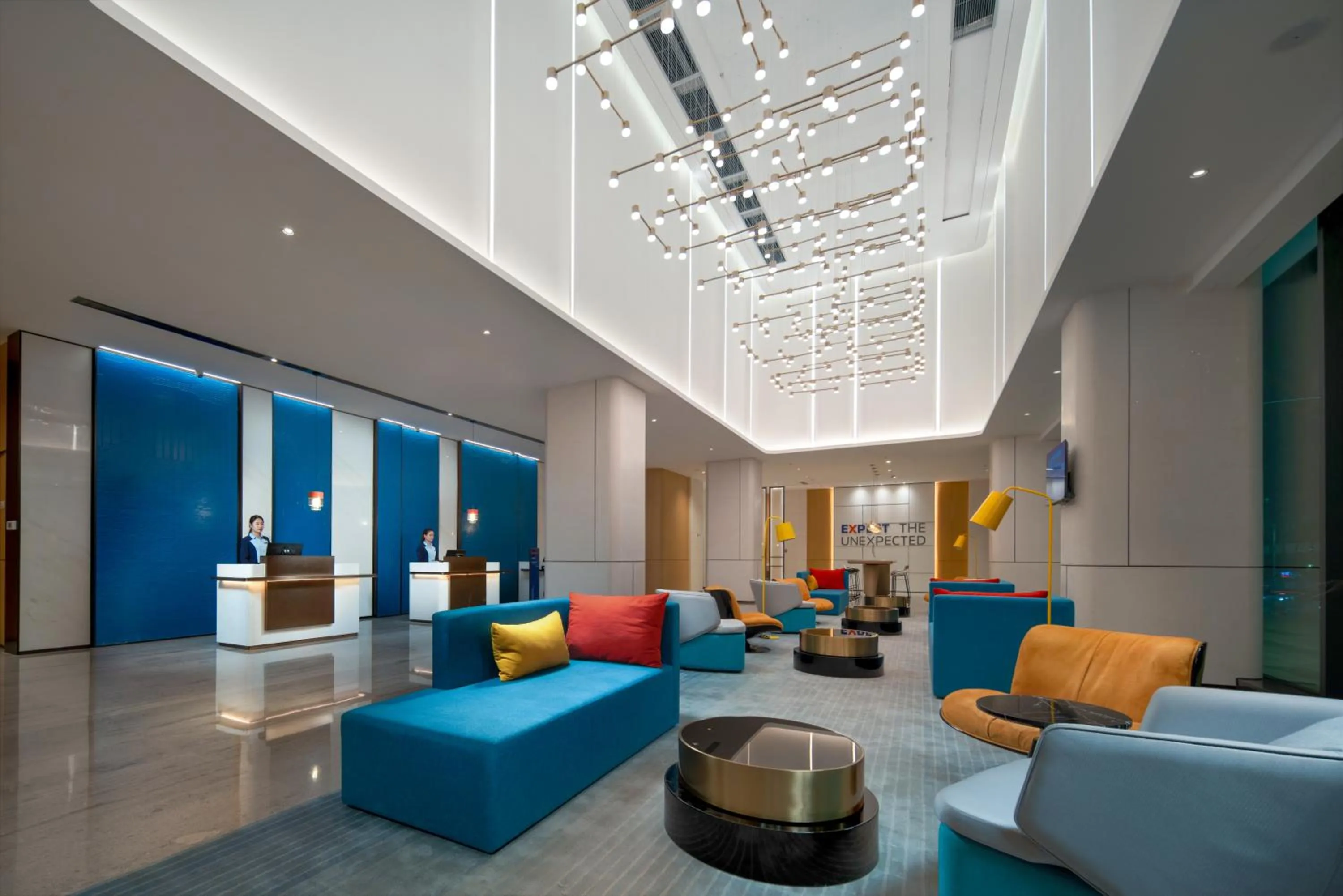 Lobby or reception in Holiday Inn Express Shenzhen Longhua by IHG