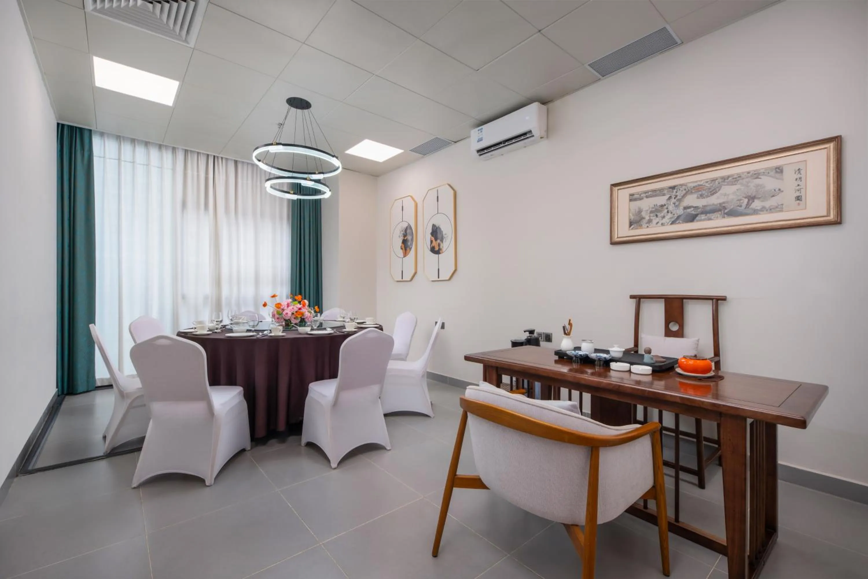 Restaurant/places to eat in Holiday Inn Express Shenzhen Longhua by IHG