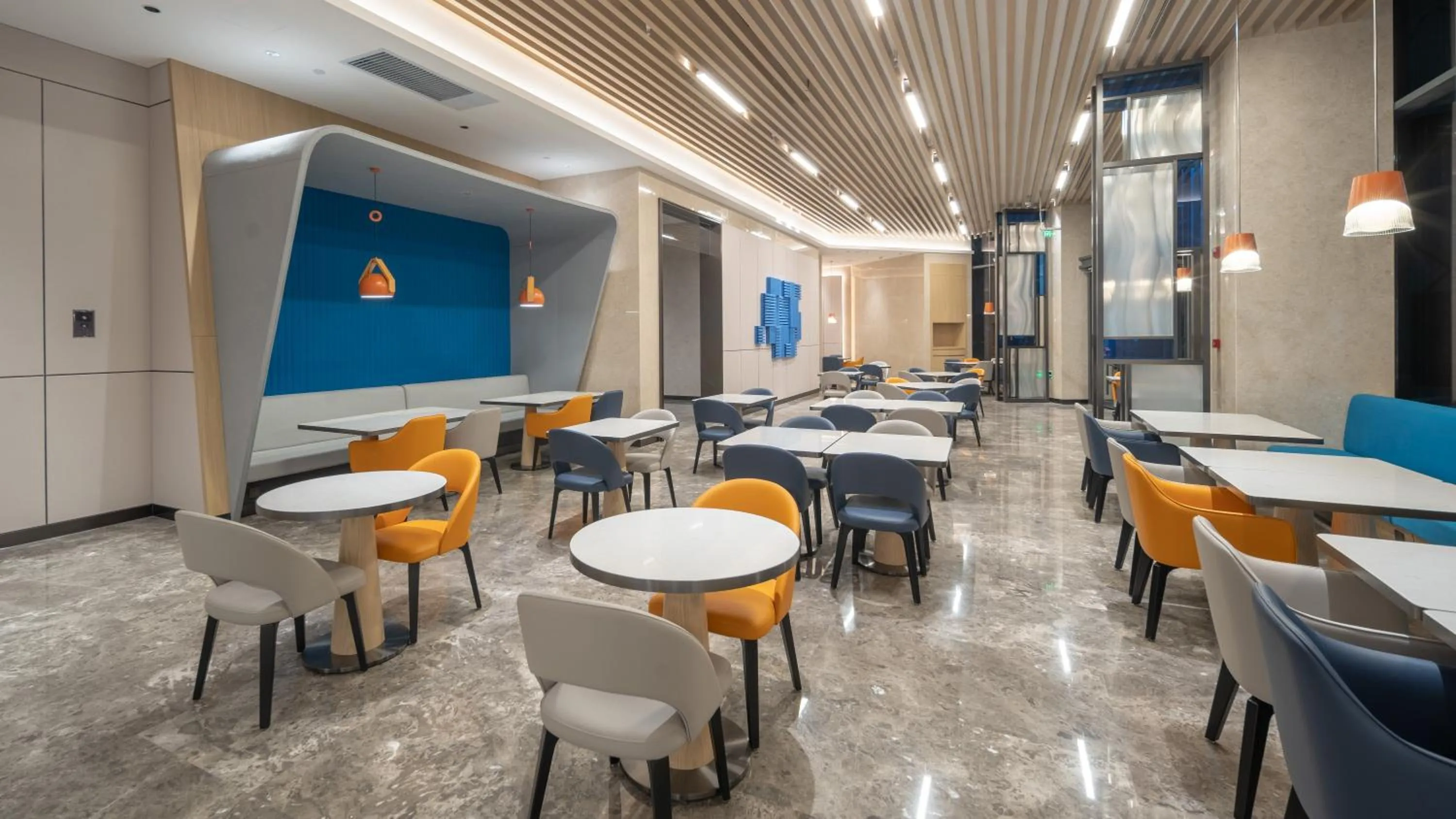 Breakfast in Holiday Inn Express Beijing Yizhuang Tongminghu