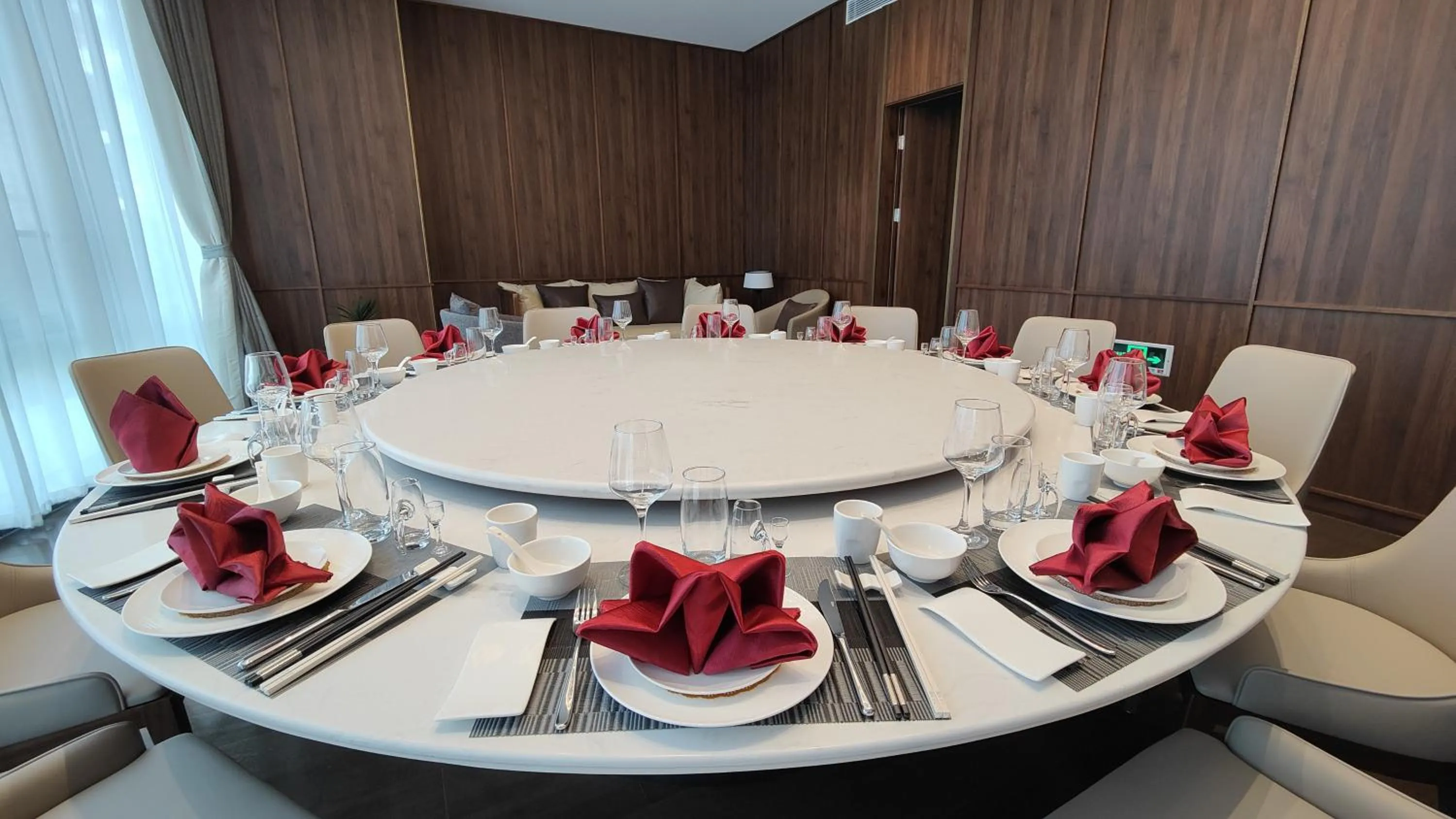 Restaurant/places to eat in Holiday Inn Express Beijing Yizhuang Tongminghu