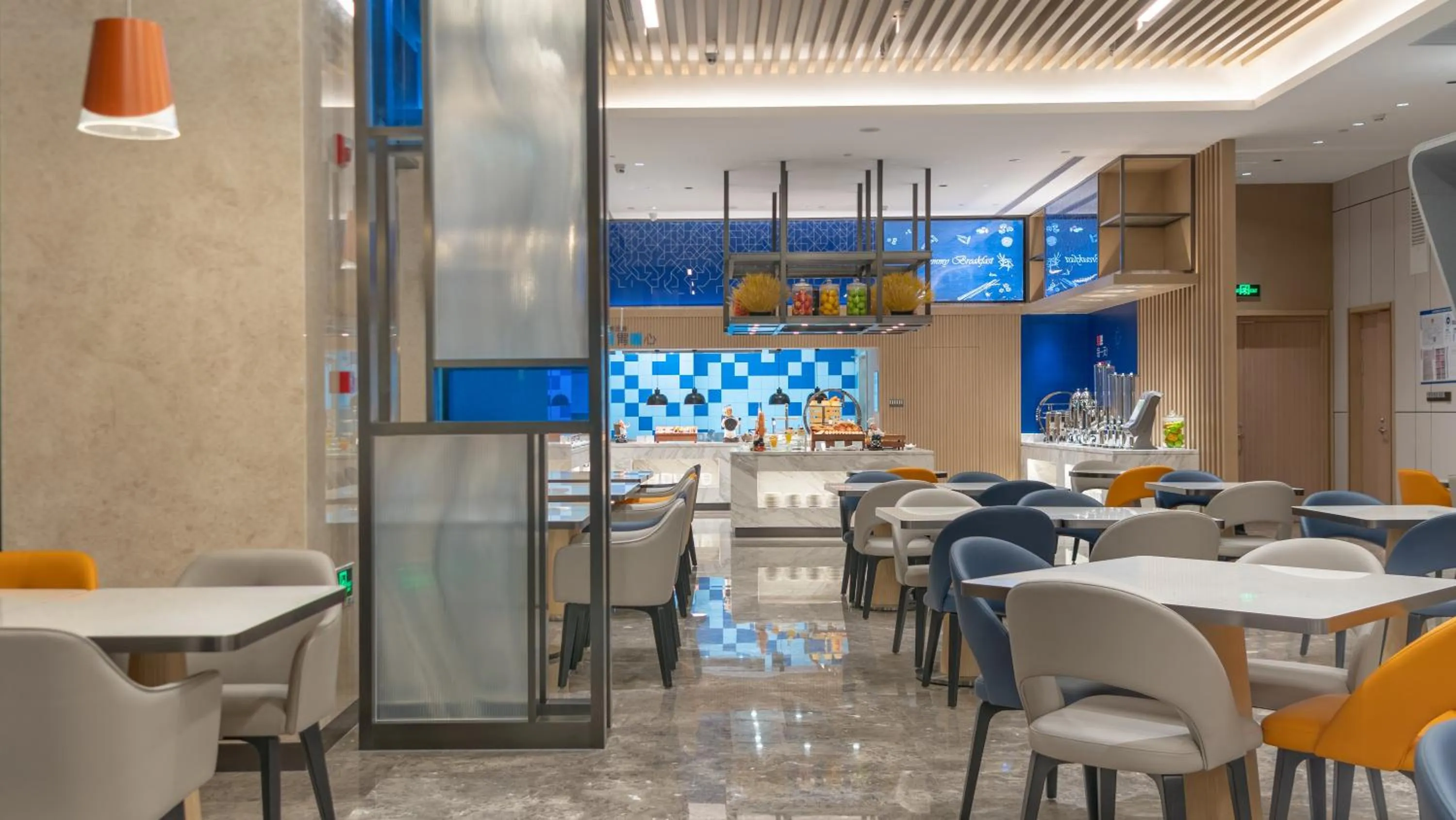 Breakfast in Holiday Inn Express Beijing Yizhuang Tongminghu