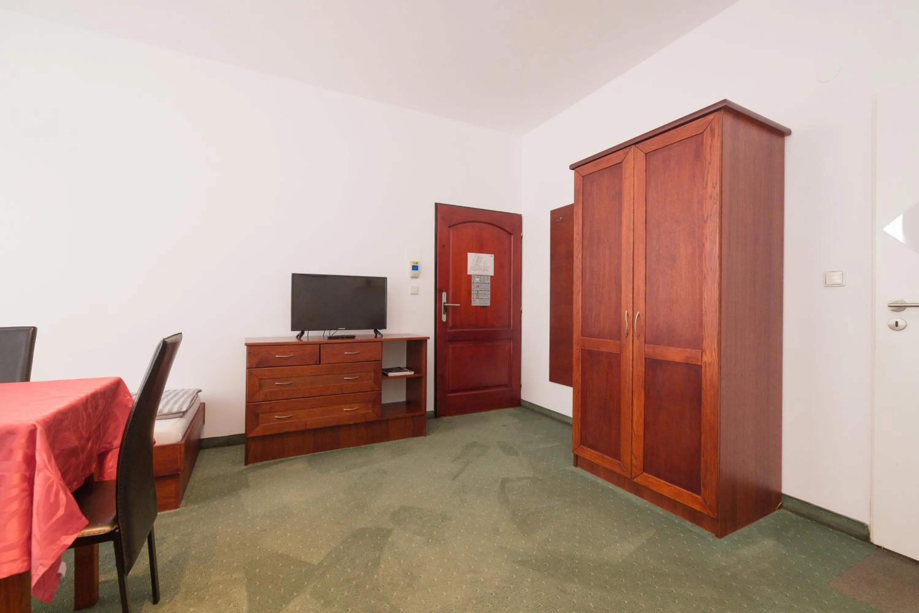 TV and multimedia in Pension San Francisco