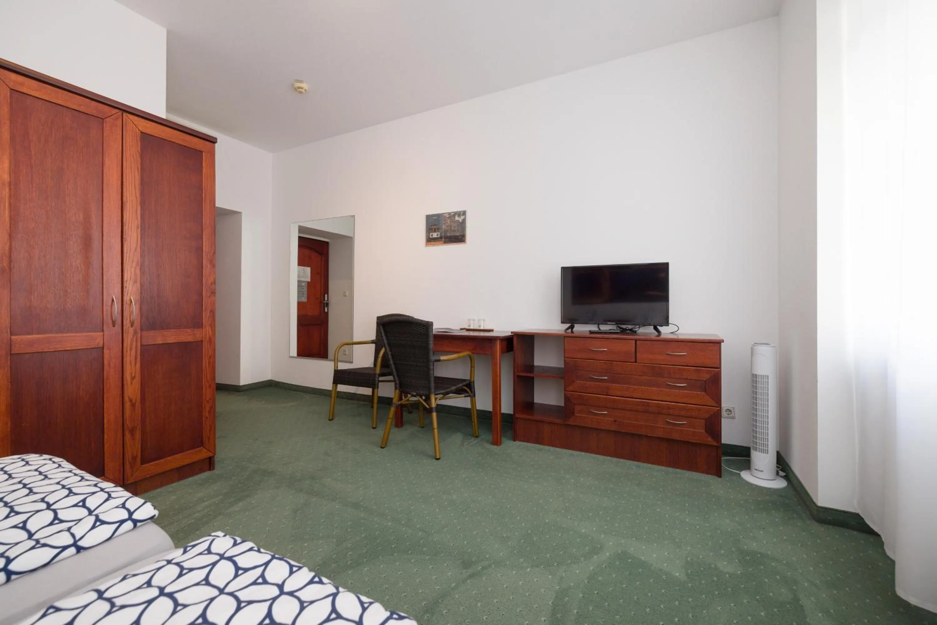 Photo of the whole room, Bed in Pension San Francisco