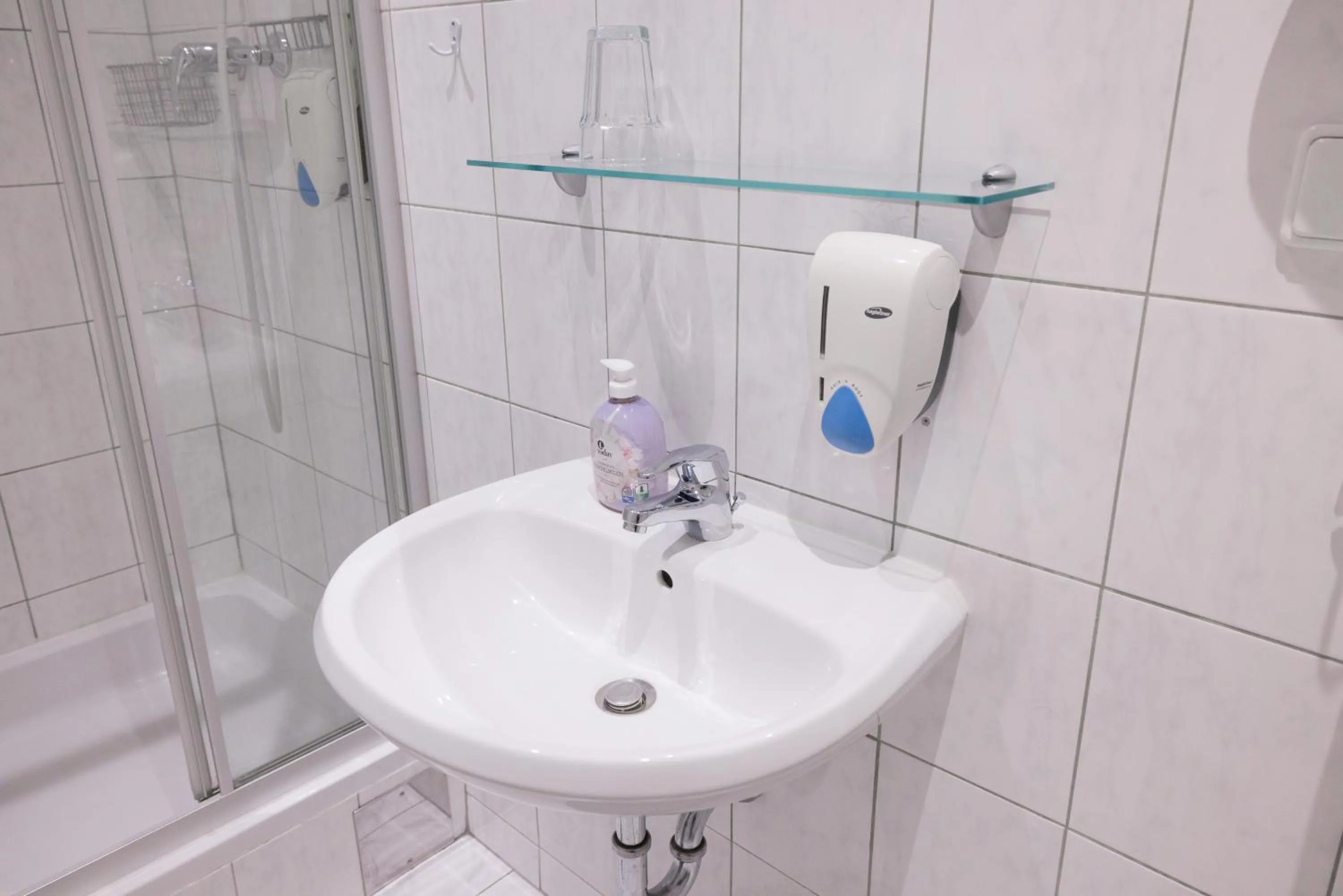 Bathroom in Pension San Francisco