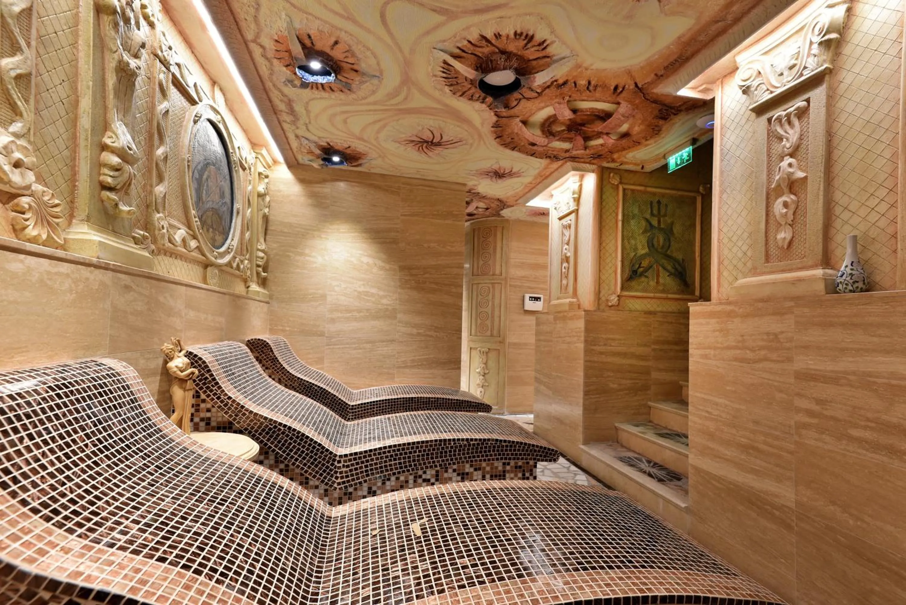 Spa and wellness centre/facilities in Royal Hotel