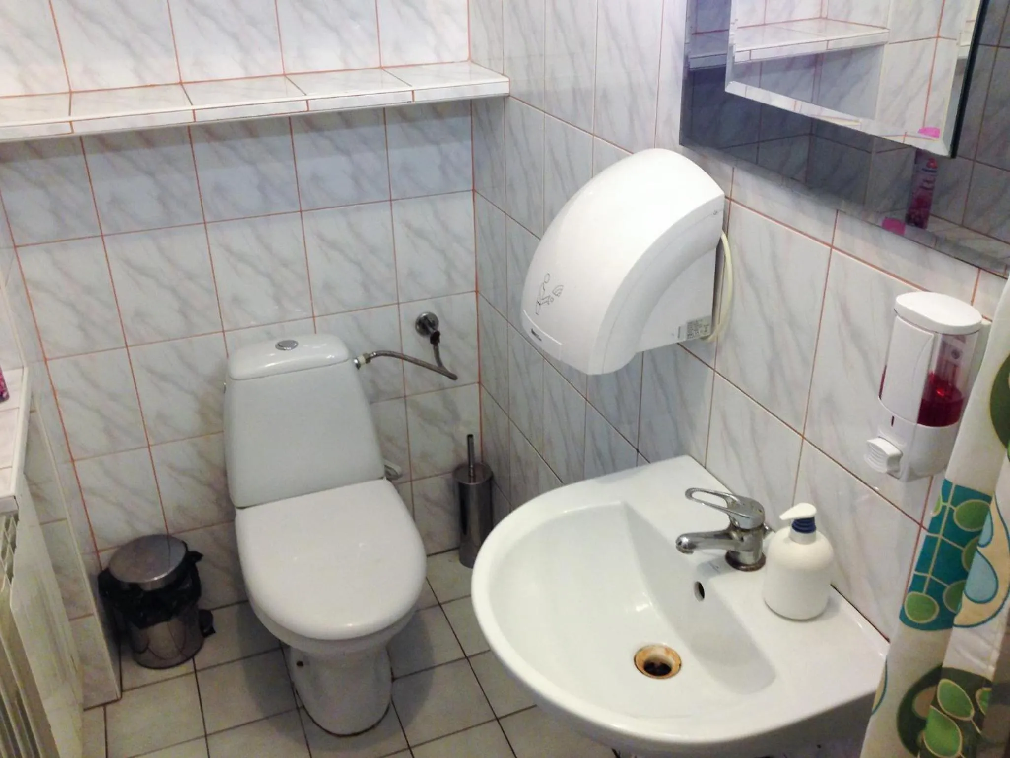Green Country Hostel