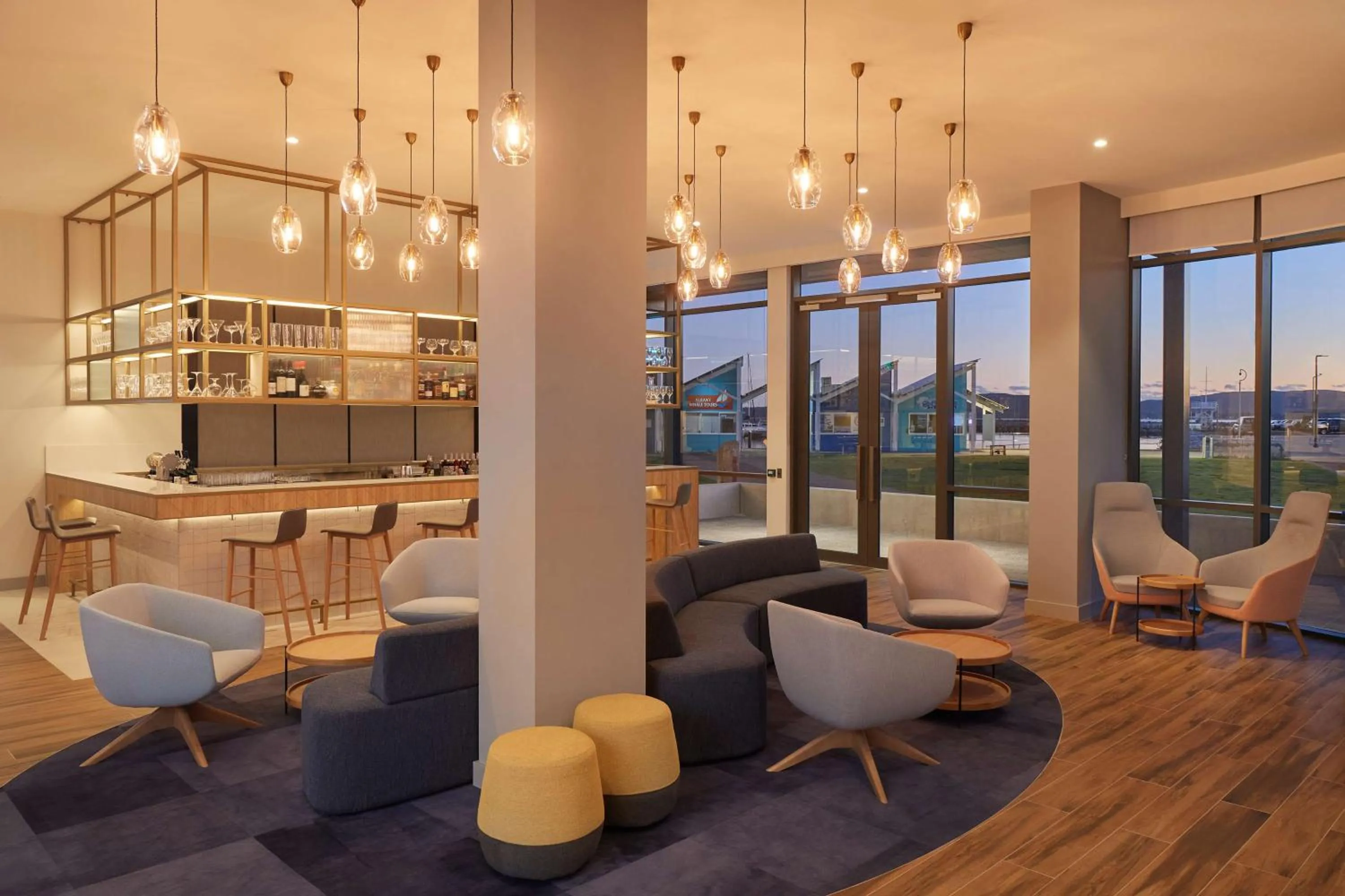 Lounge or bar in Hilton Garden Inn Albany, WA