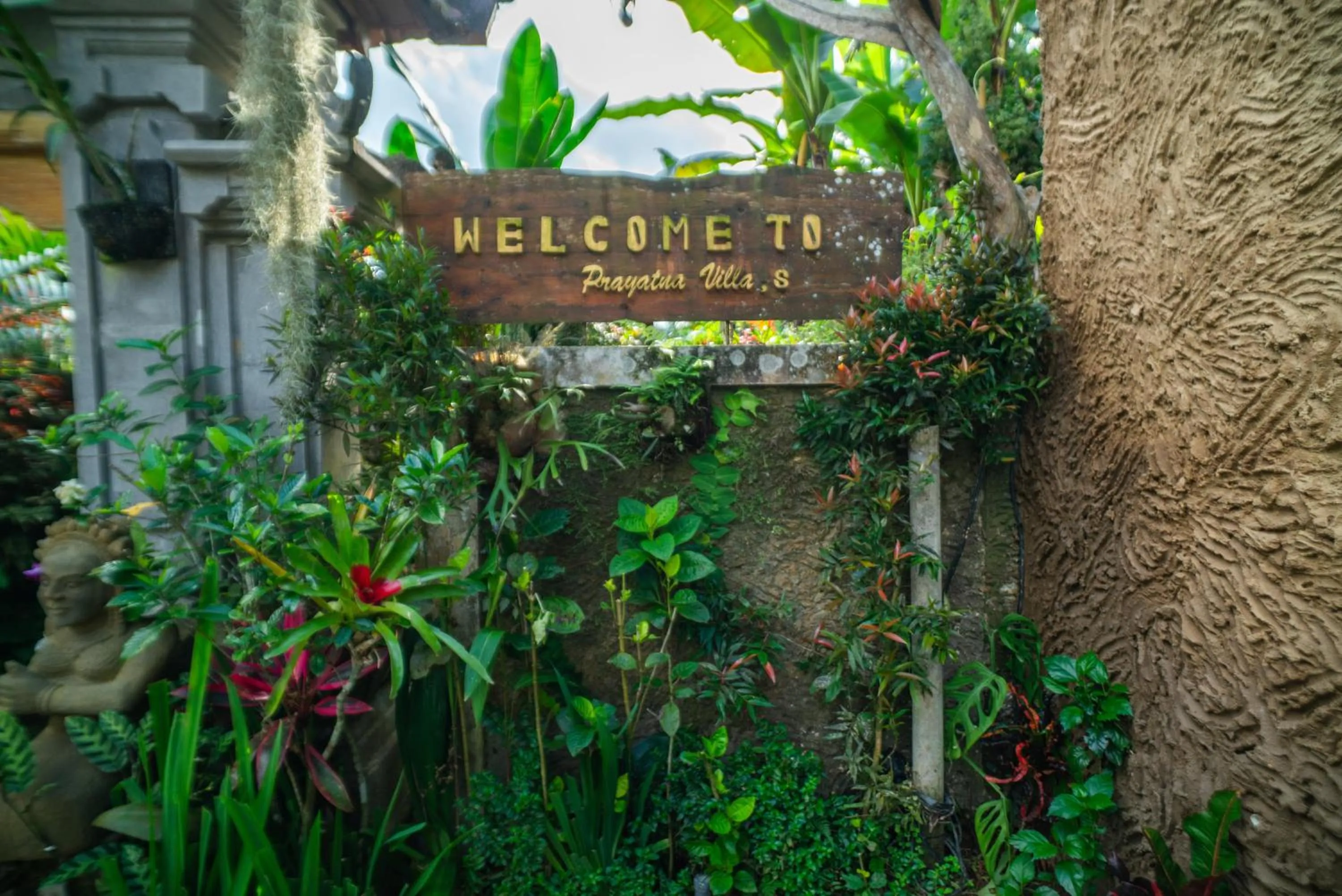 Facade/entrance in Prayatna Villas