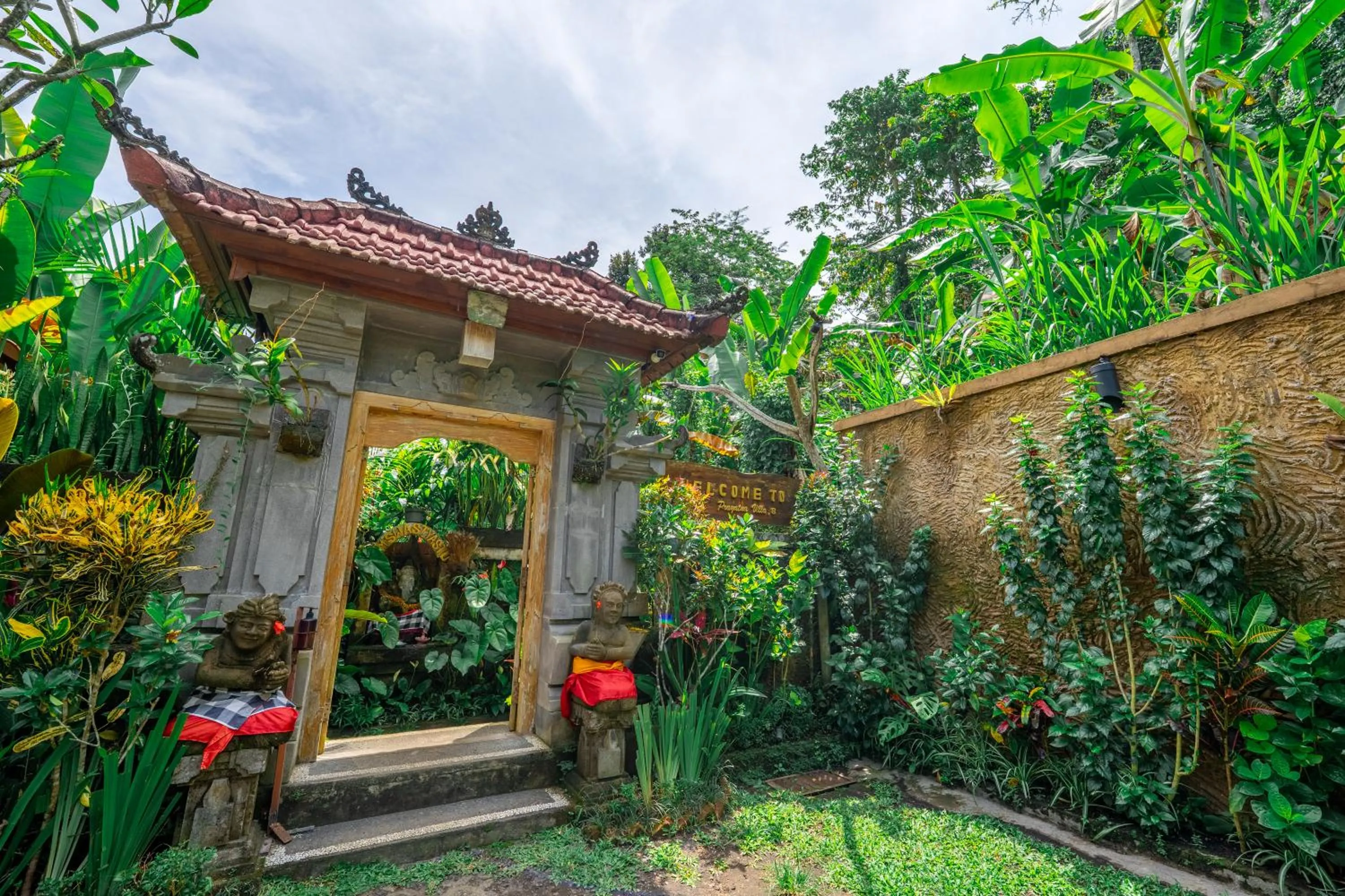 Facade/entrance in Prayatna Villas