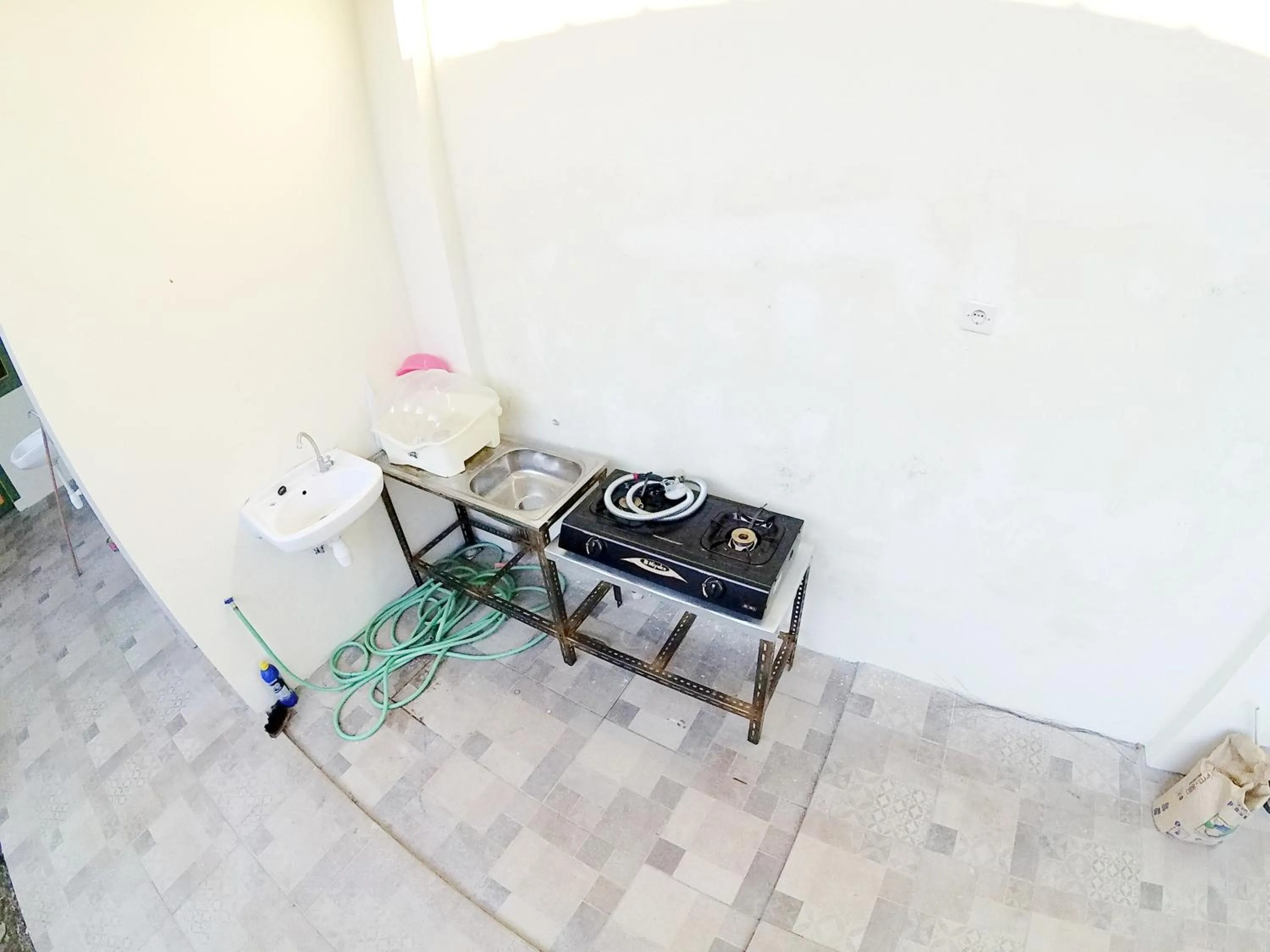 Ngadiwinatan Alleyway Guest House Jogja