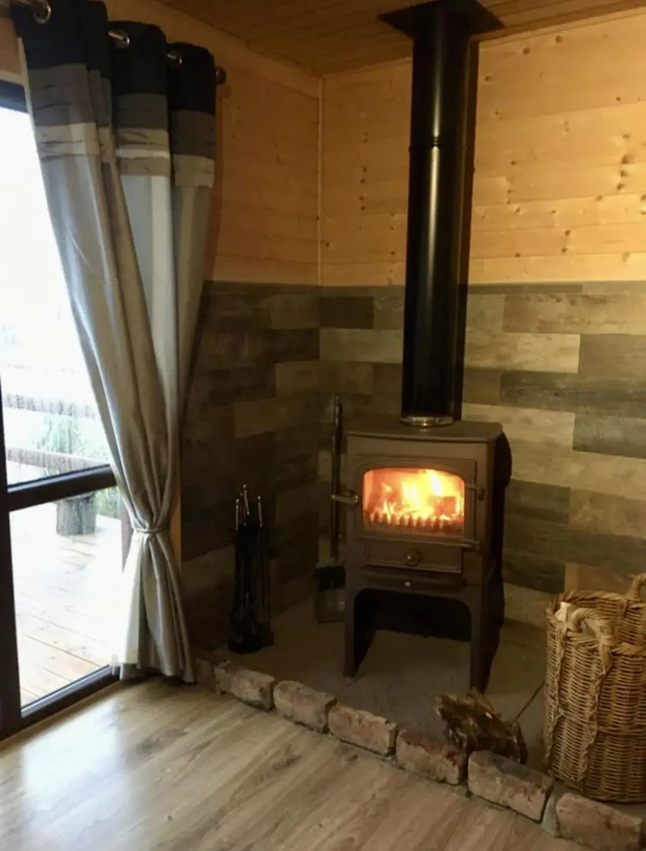 Standard Apartment in Lakeside Fishing Cabins Standard Apartment in Lakeside Fishing Cabins